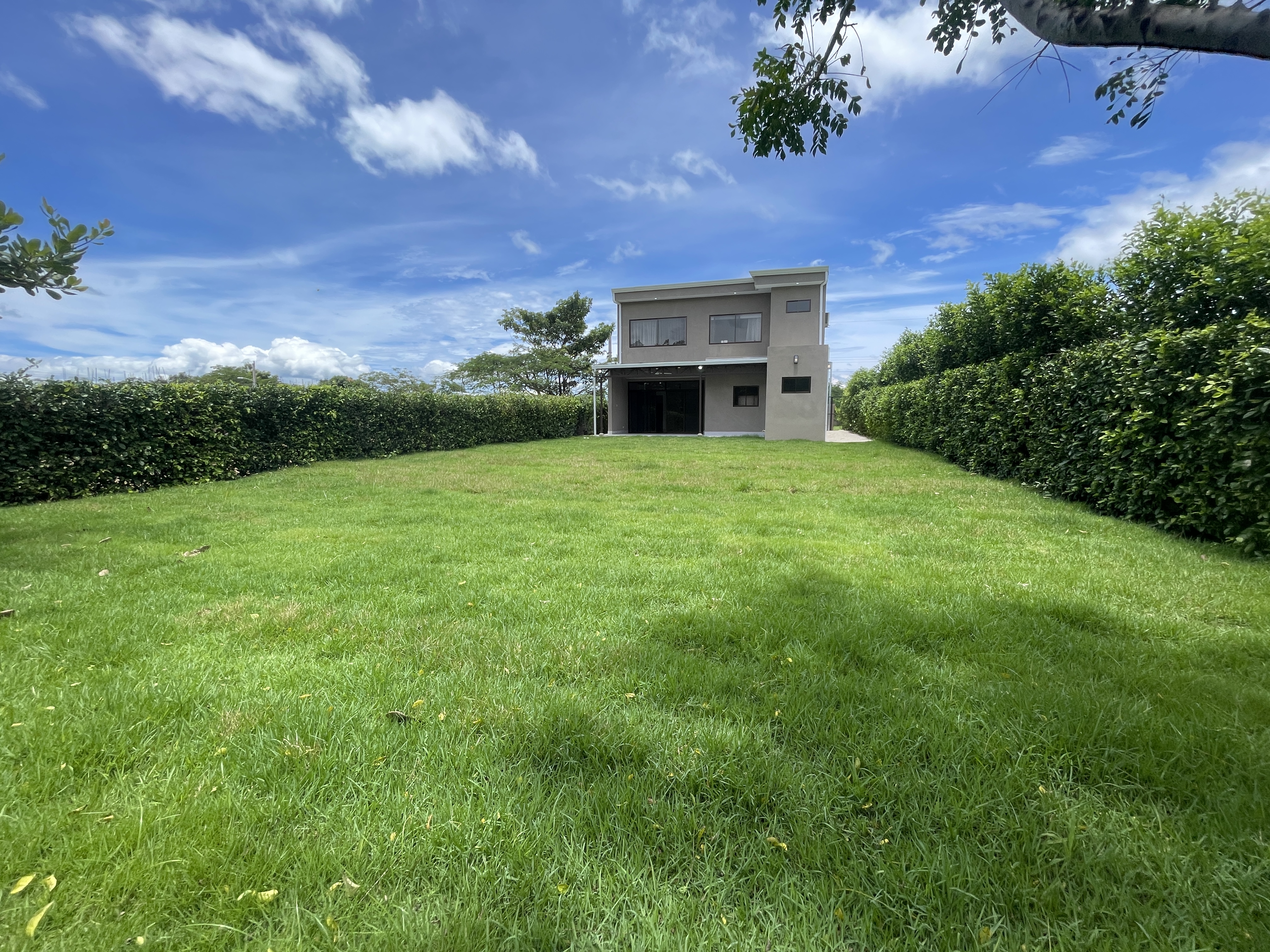 HOUSE FOR RENT IN CONDOMINIUM - TAYACAN | LIBERIA