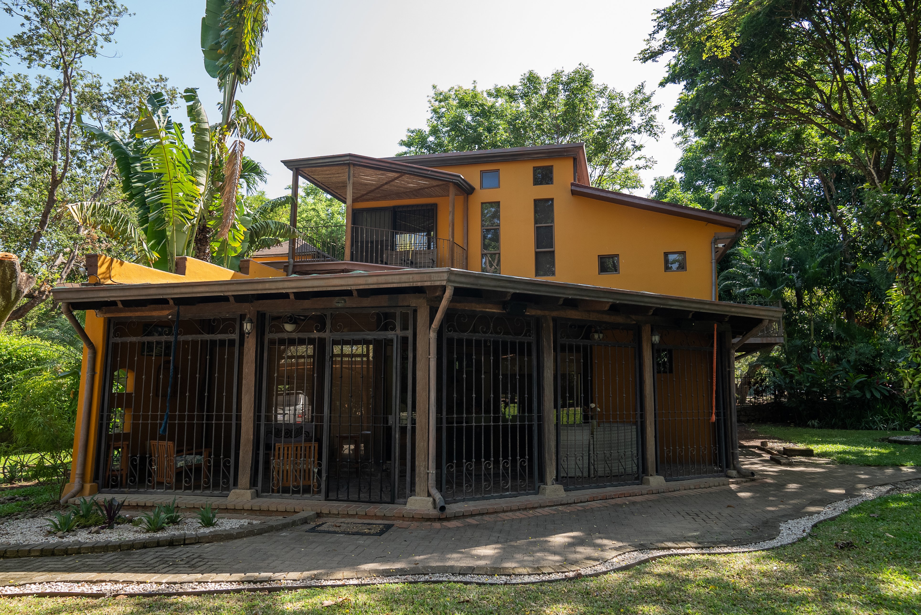 COUNTRY SIDE HOME FOR SALE - GUADALUPE | LIBERIA