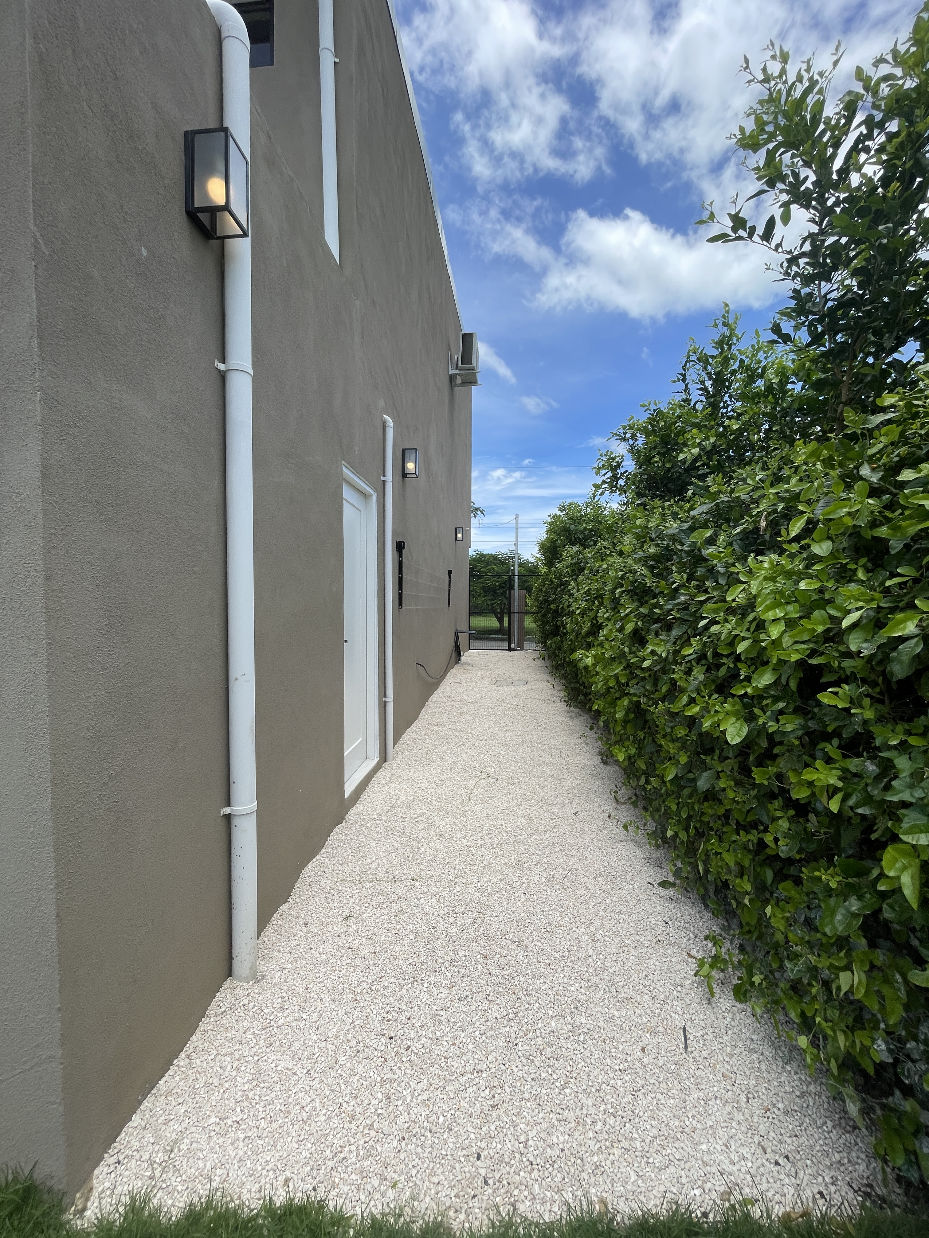 HOUSE FOR RENT IN CONDOMINIUM - TAYACAN | LIBERIA