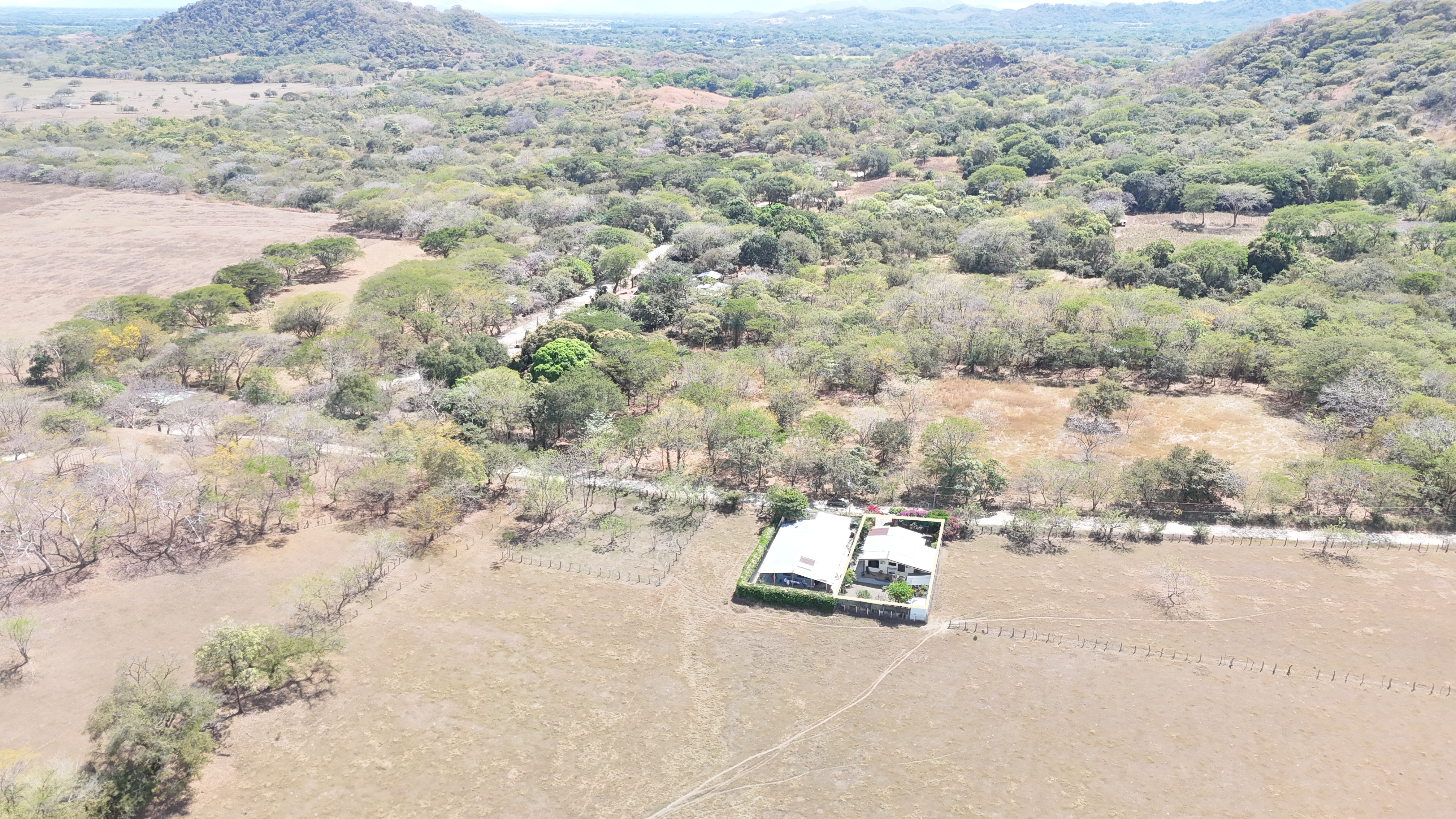 HERMOSA CASA EN VENTA TIPO QUINTA - FILADELFIA