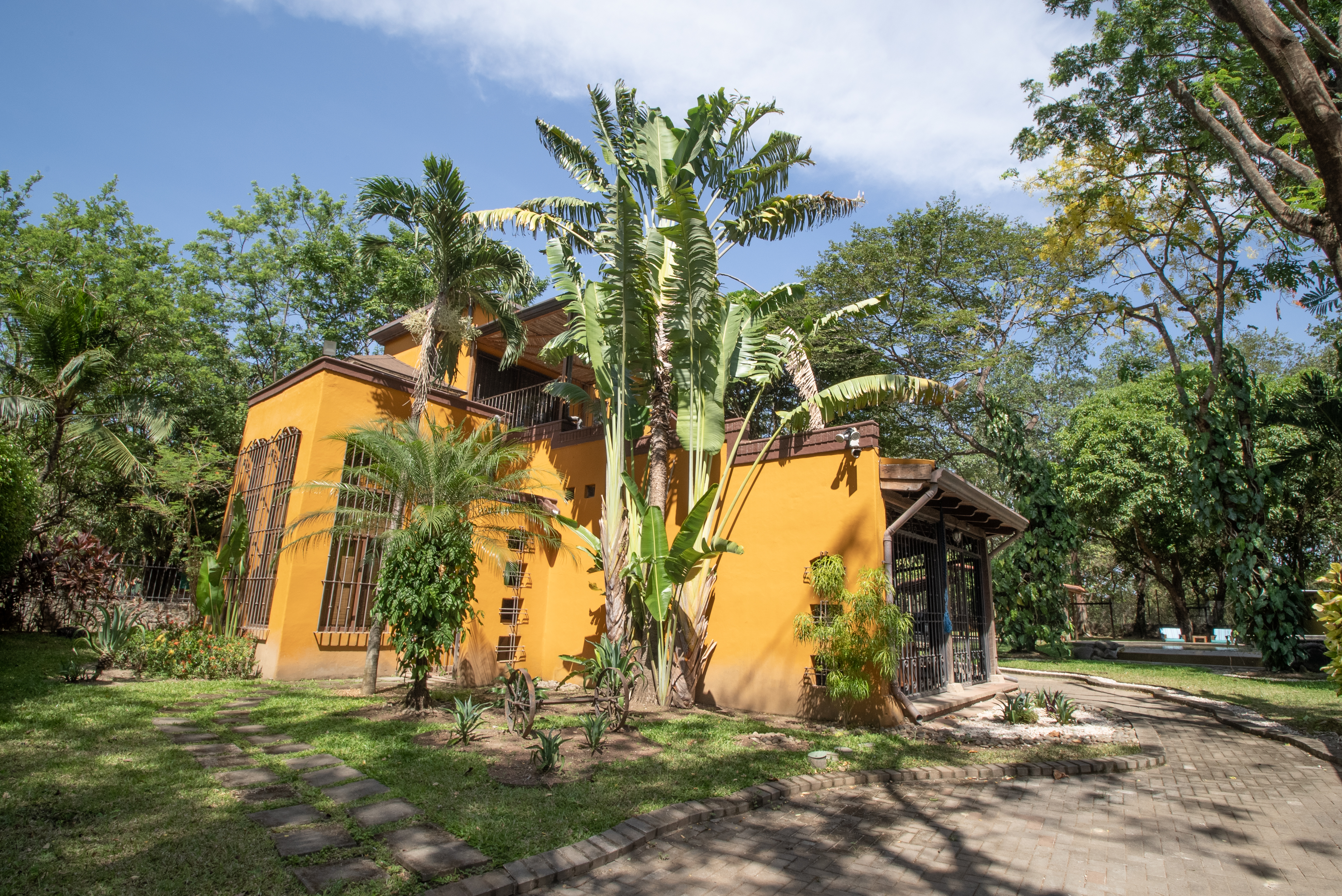 COUNTRY SIDE HOME FOR SALE - GUADALUPE | LIBERIA