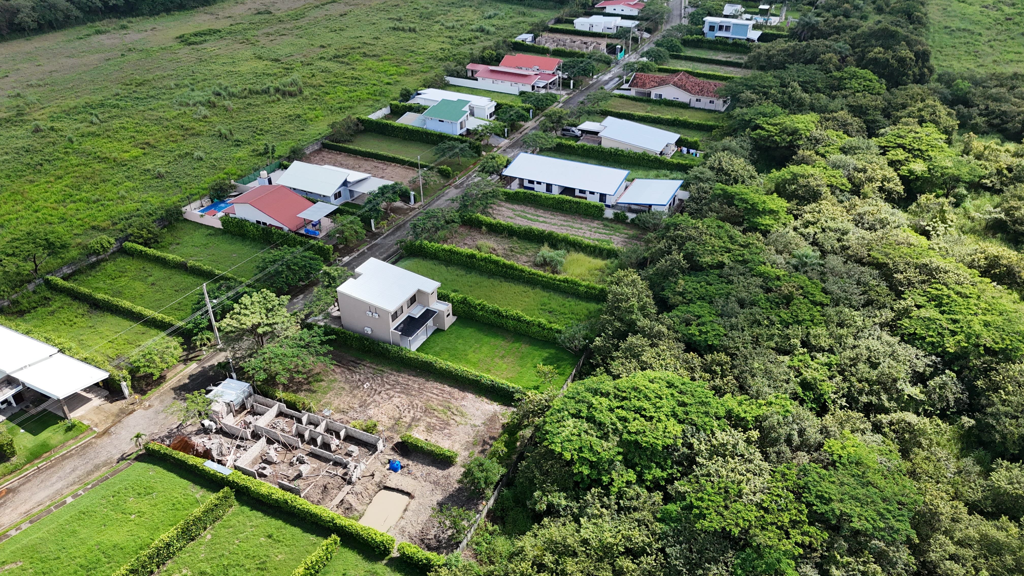 HOUSE FOR RENT IN CONDOMINIUM - TAYACAN | LIBERIA