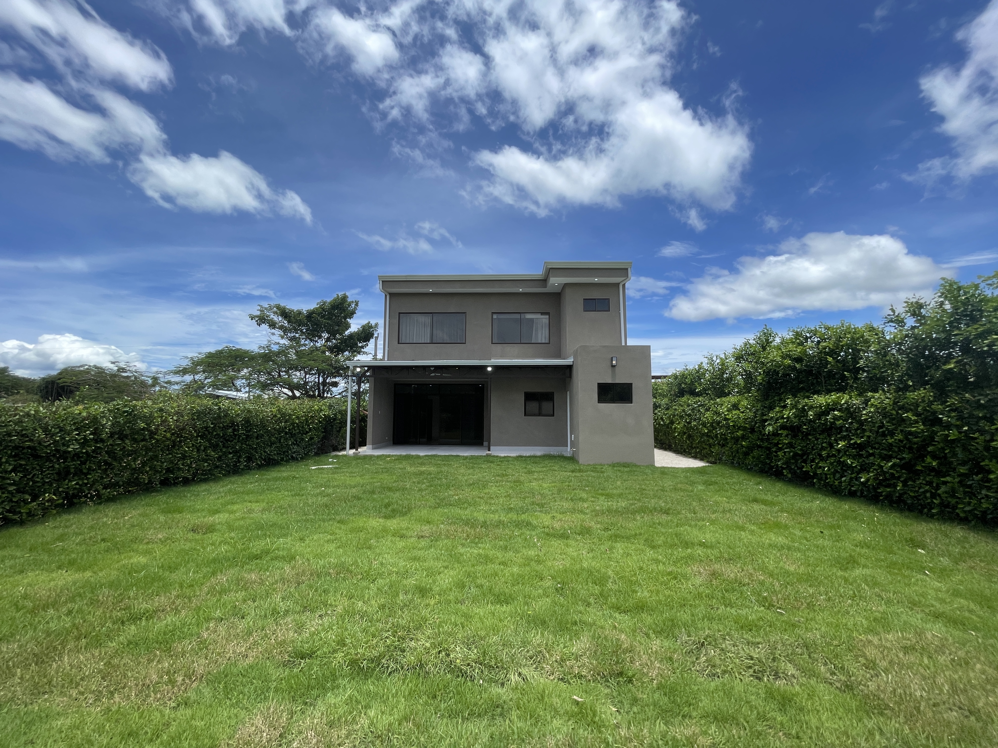 HOUSE FOR RENT IN CONDOMINIUM - TAYACAN | LIBERIA