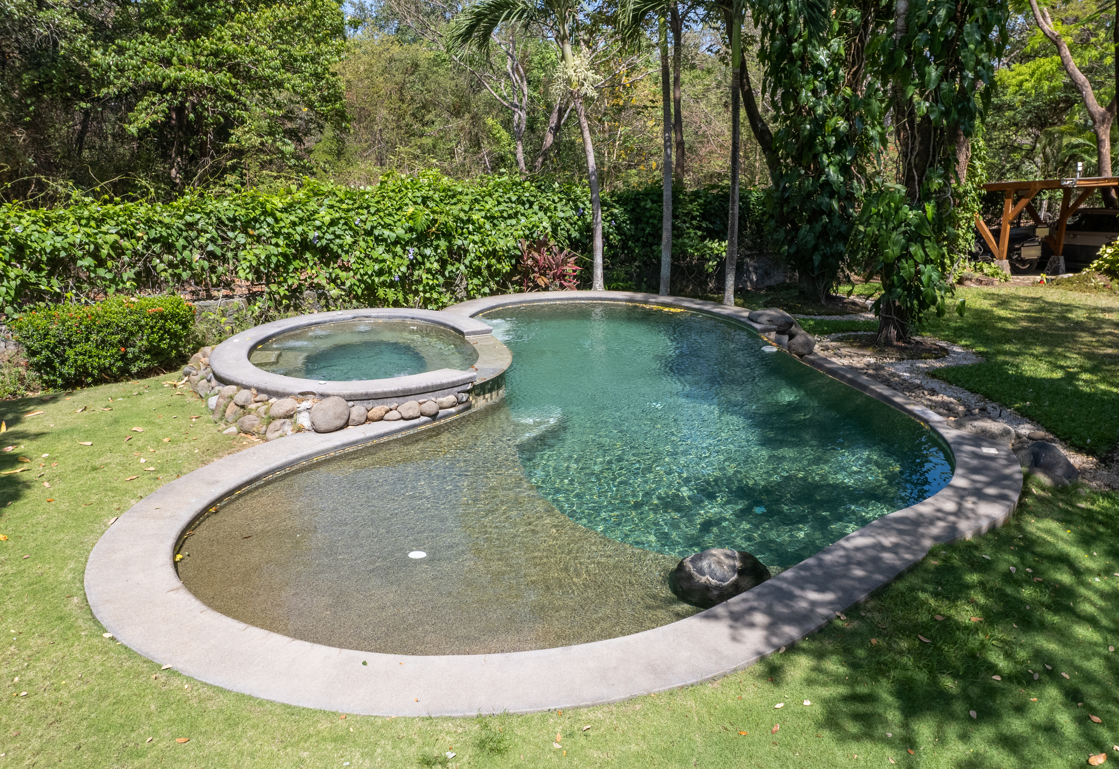 COUNTRY SIDE HOME FOR SALE - GUADALUPE | LIBERIA