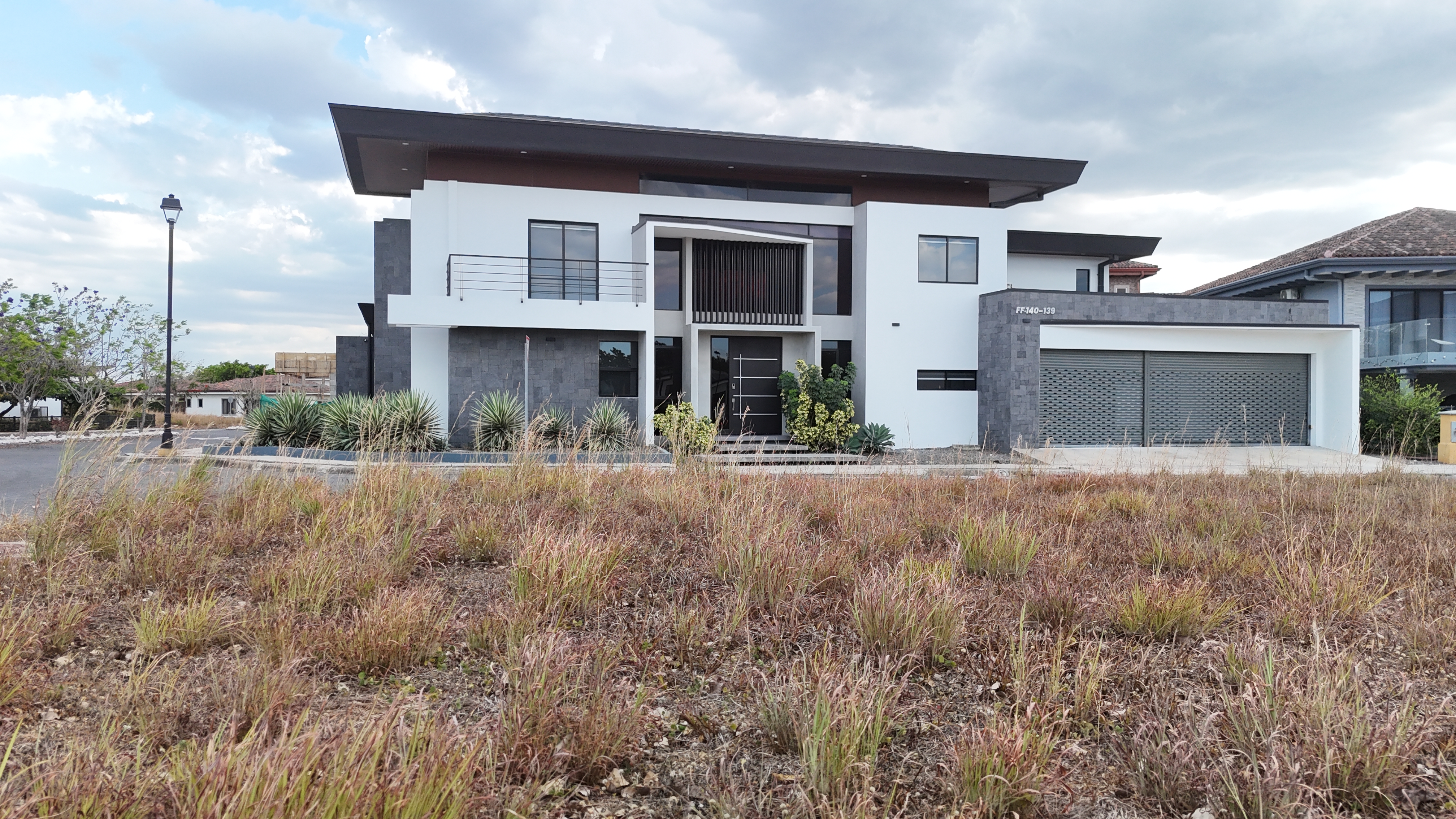 Espectacular casa en venta Condominio Parque Del Encino - Liberia