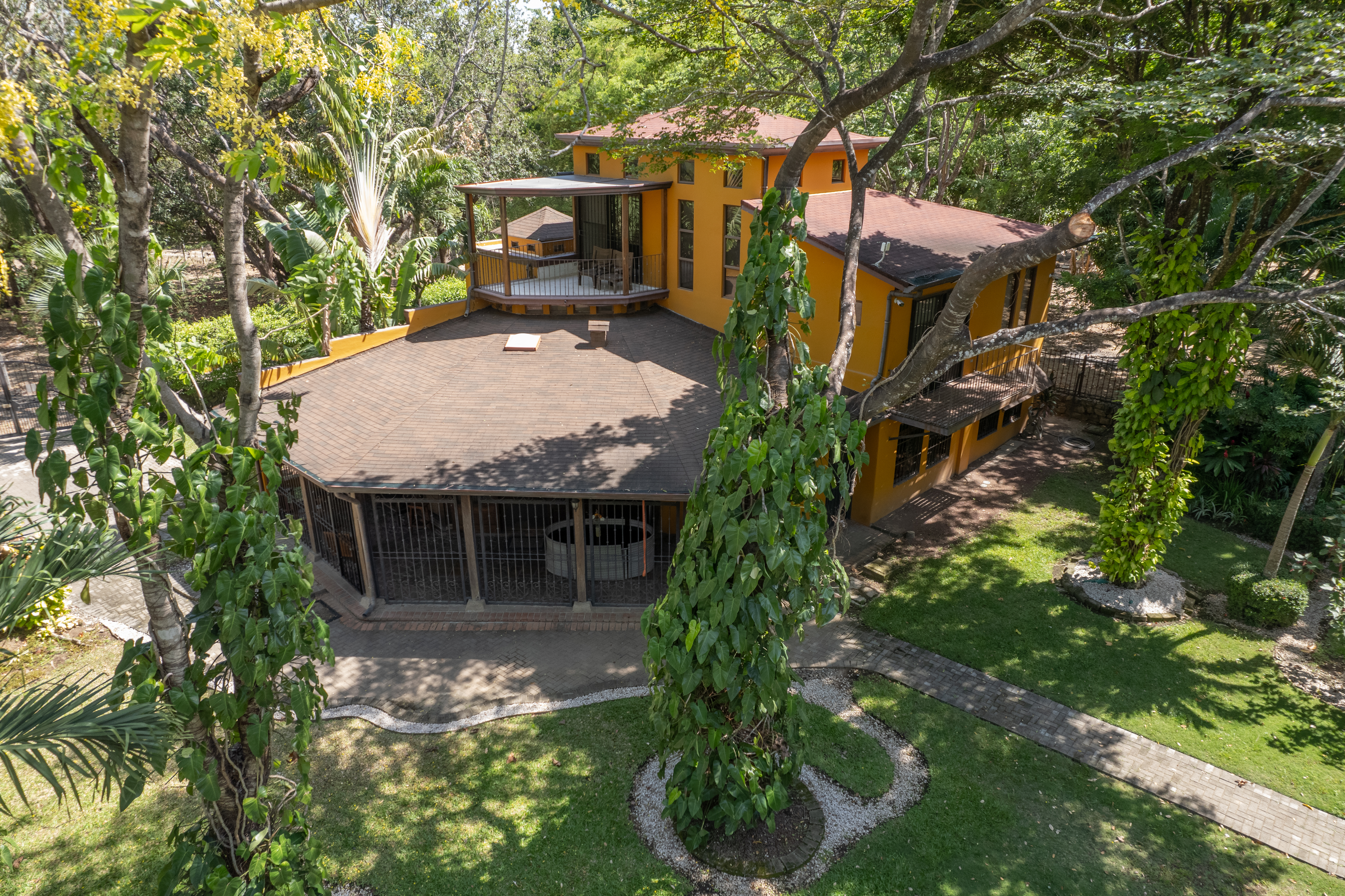 COUNTRY SIDE HOME FOR SALE - GUADALUPE | LIBERIA