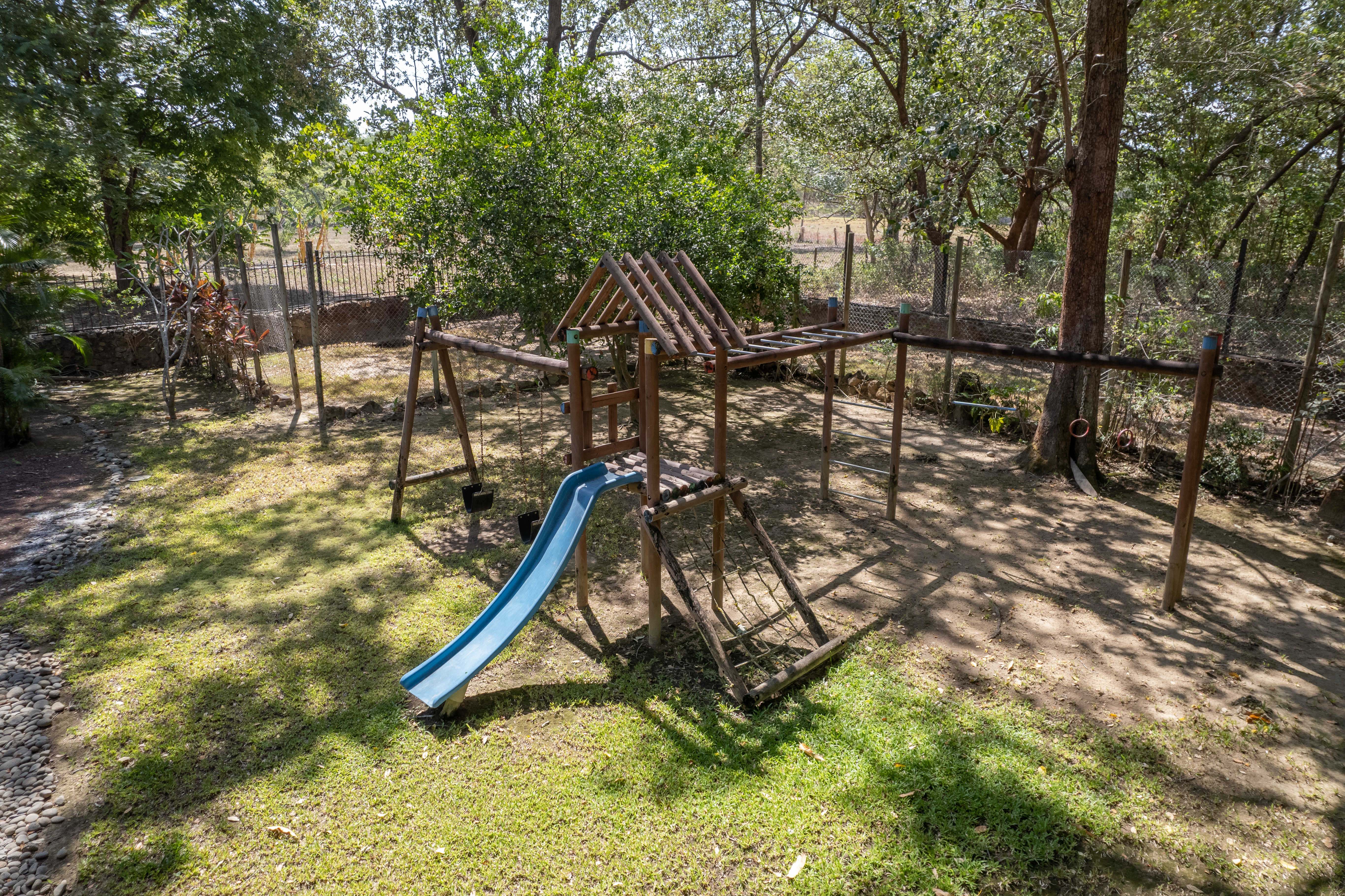 COUNTRY SIDE HOME FOR SALE - GUADALUPE | LIBERIA