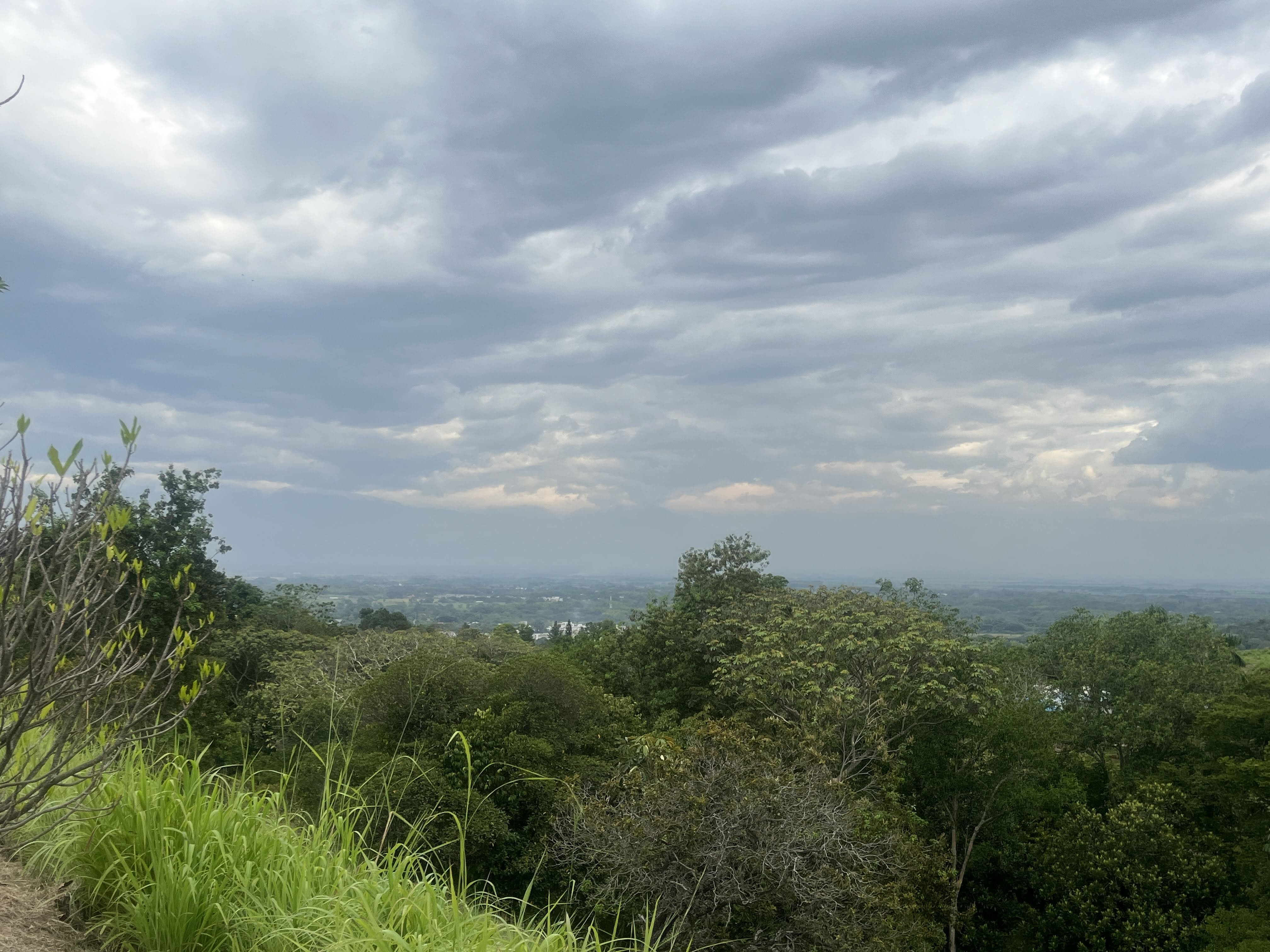 LOTE EN MIRAVALLE CON ESPECTACULAR VISTA DEL VALLE DEL CAUCA