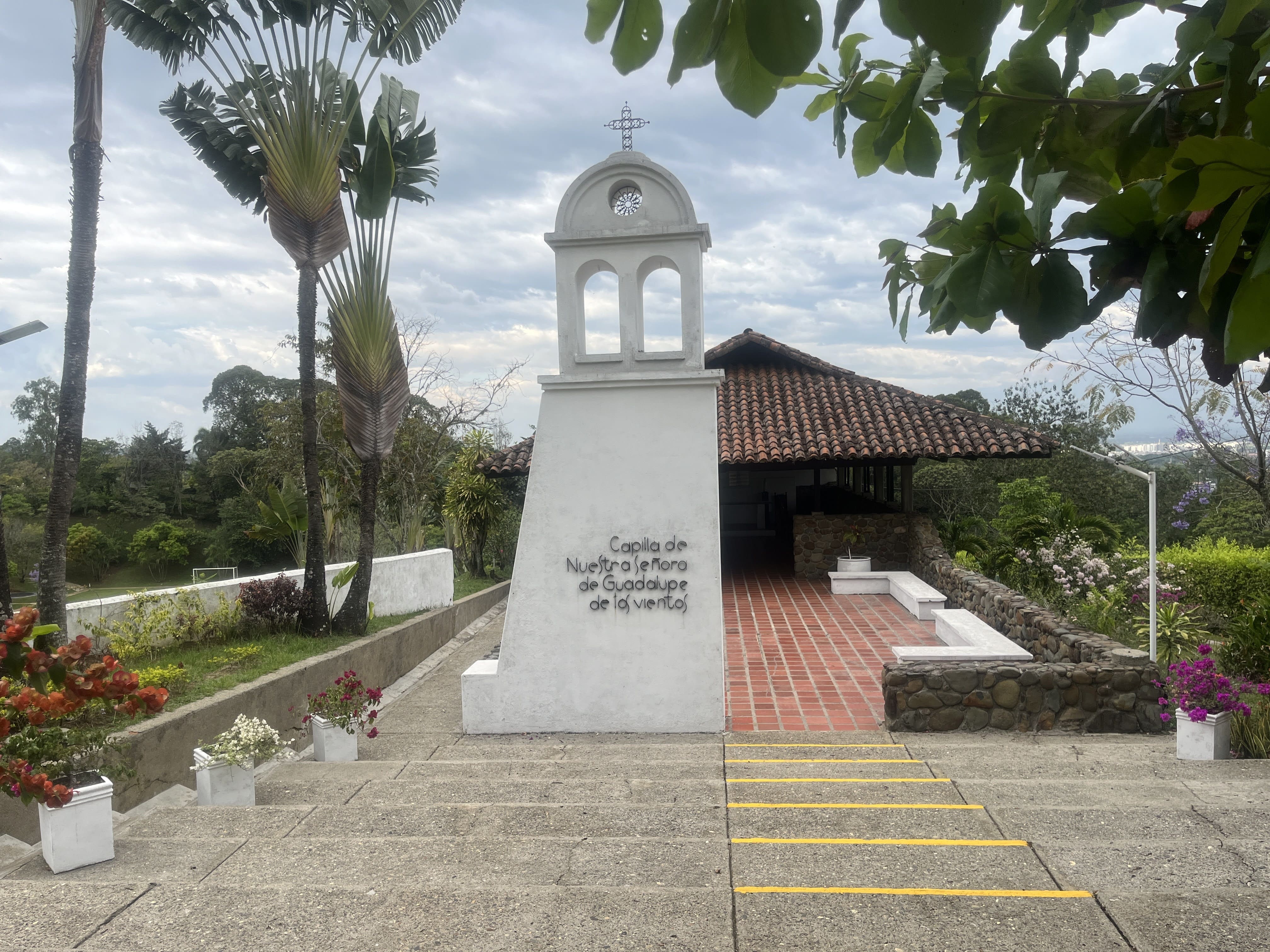 LOTE EN MIRAVALLE CON ESPECTACULAR VISTA DEL VALLE DEL CAUCA