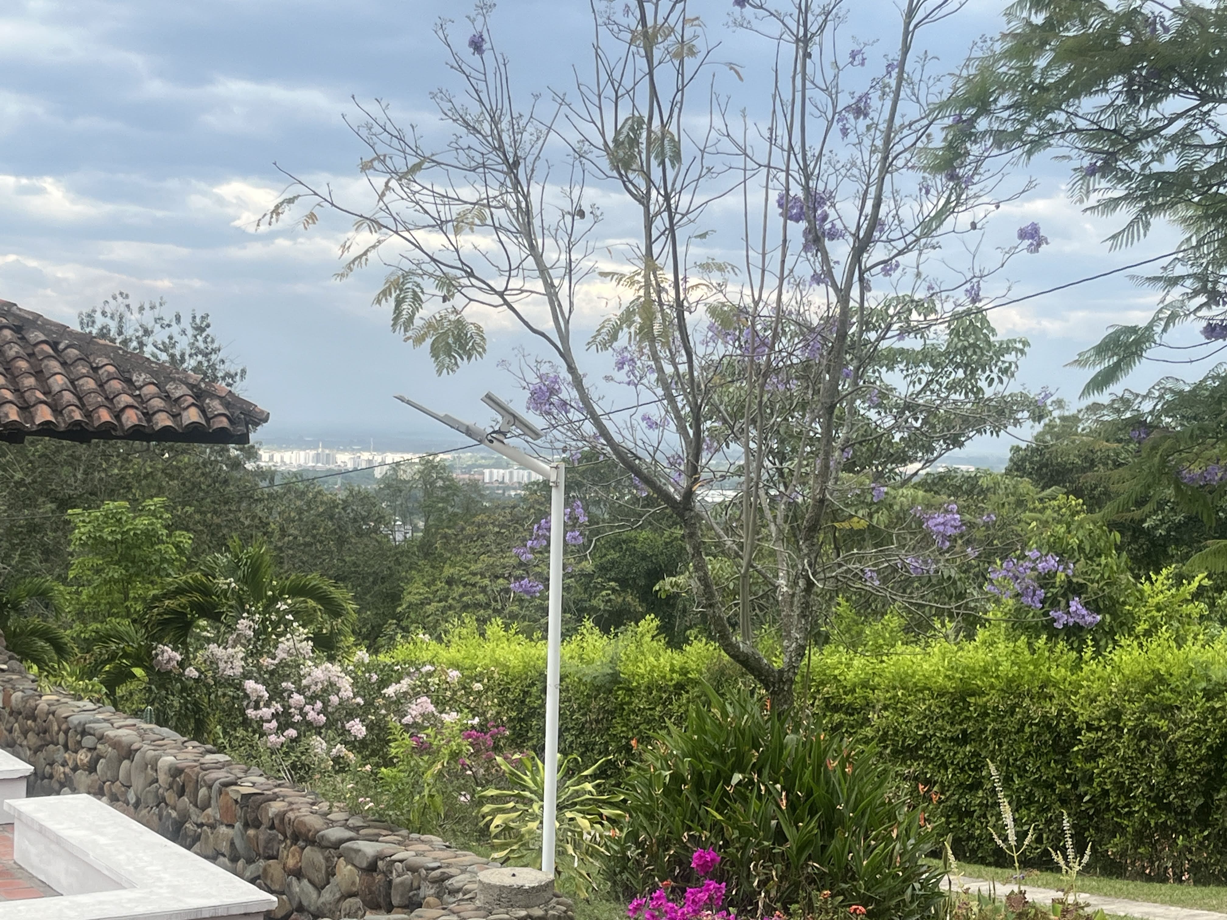 LOTE EN MIRAVALLE CON ESPECTACULAR VISTA DEL VALLE DEL CAUCA