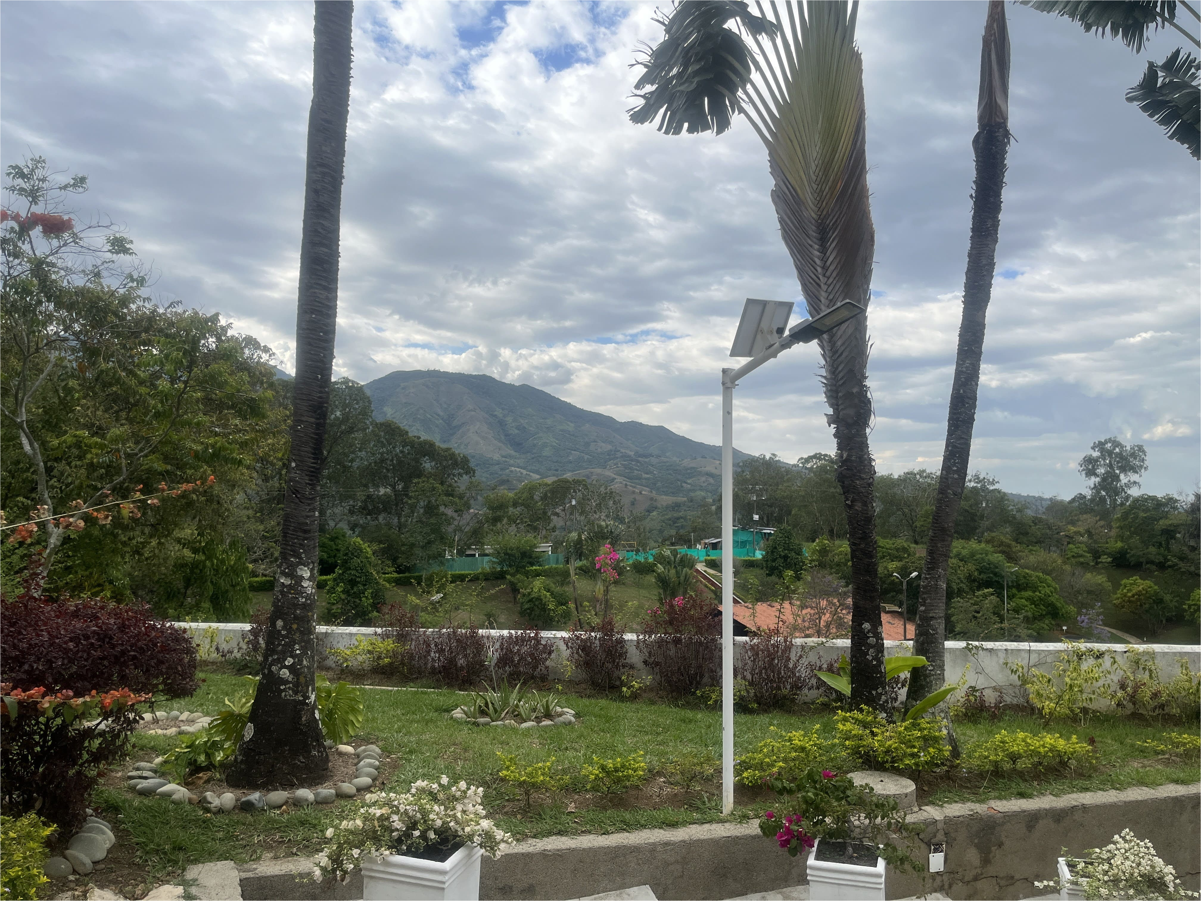 LOTE EN MIRAVALLE CON ESPECTACULAR VISTA DEL VALLE DEL CAUCA
