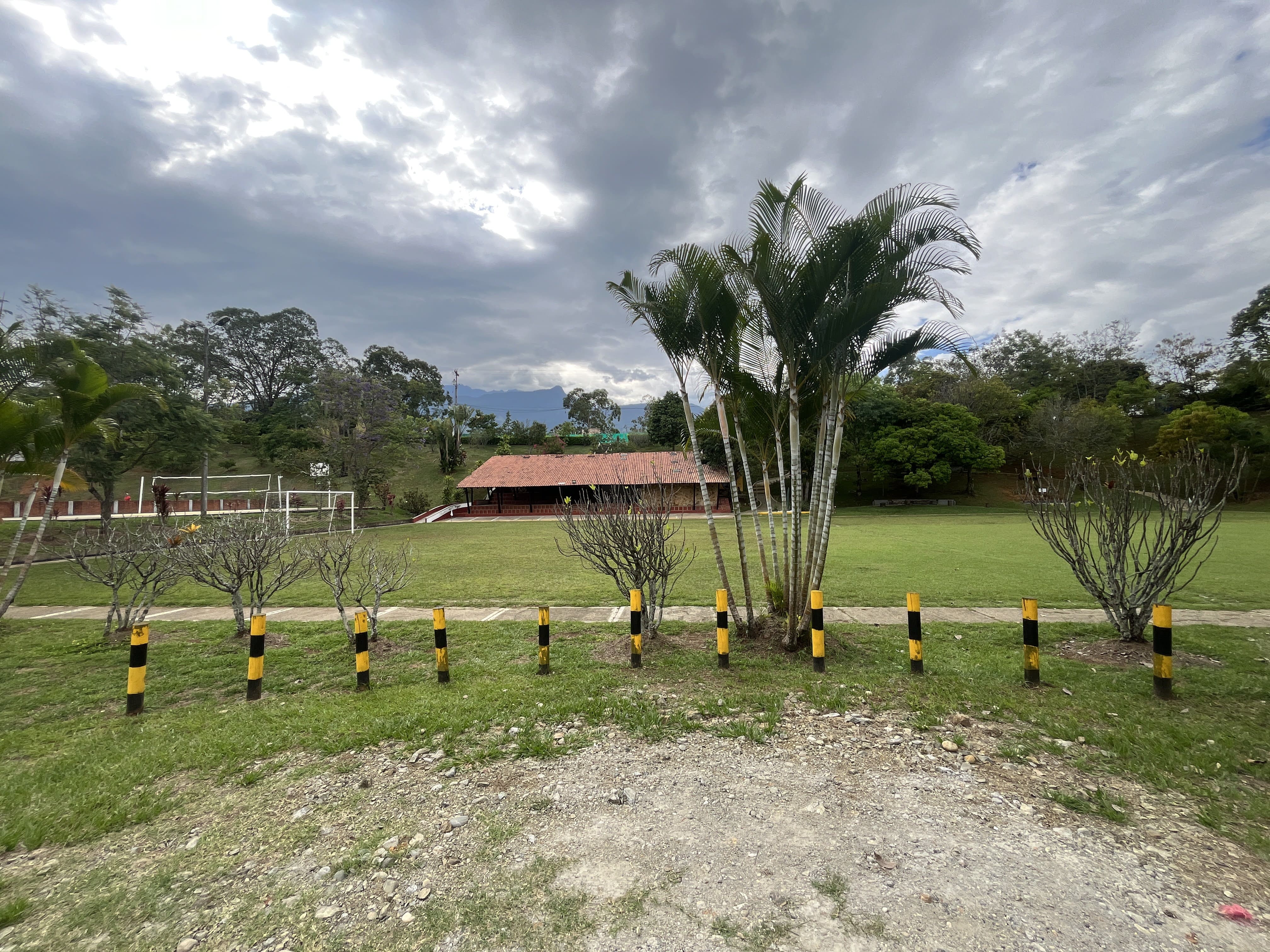 LOTE EN MIRAVALLE CON ESPECTACULAR VISTA DEL VALLE DEL CAUCA
