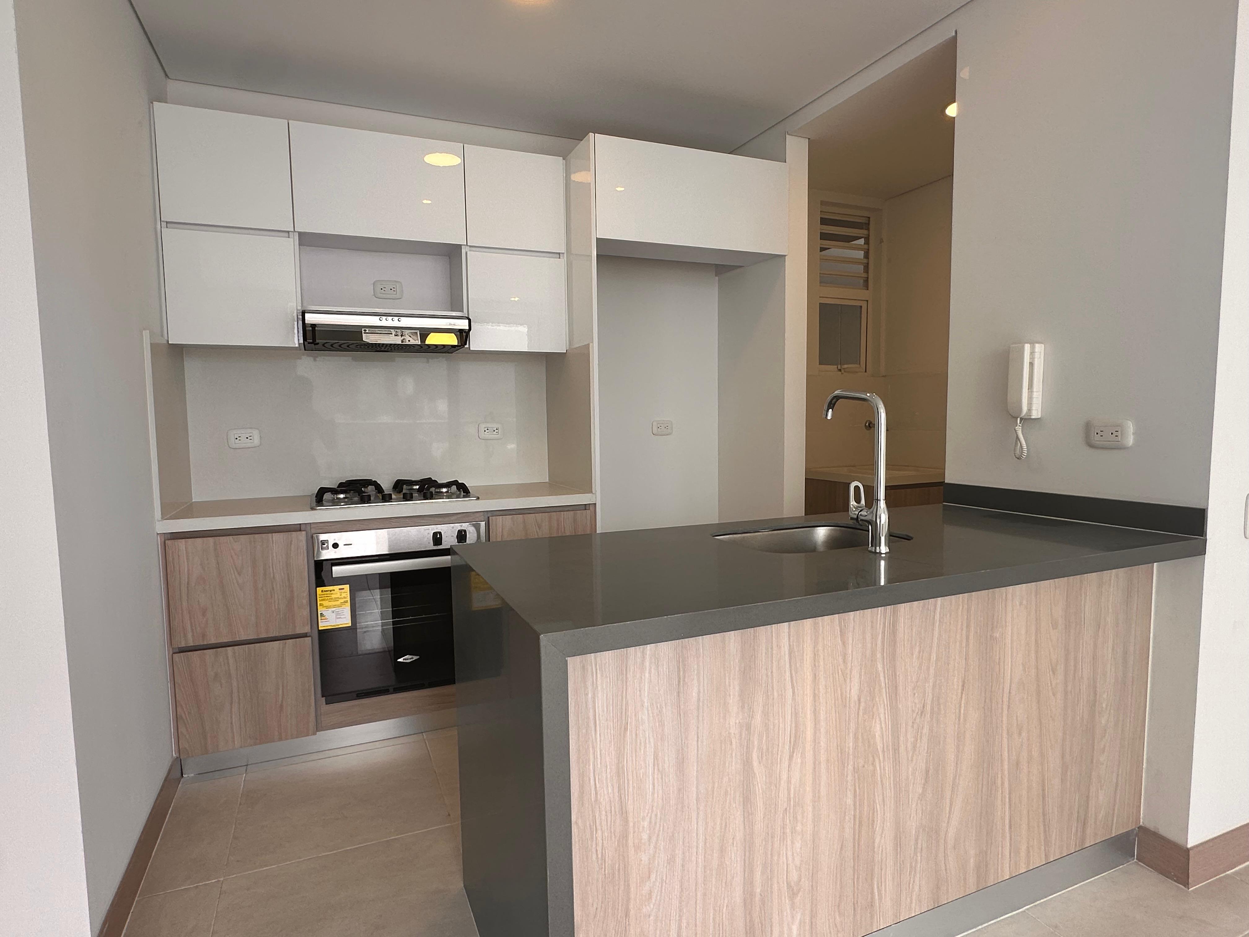 APARTAMENTO EN VIPASA 89M2 PISO 9 LINDOS ACABADOS AL