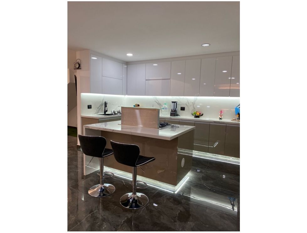 CASA EN VENTA  PARA ESTRENAR EN EL INGENIO 2 DE 360M2 AL