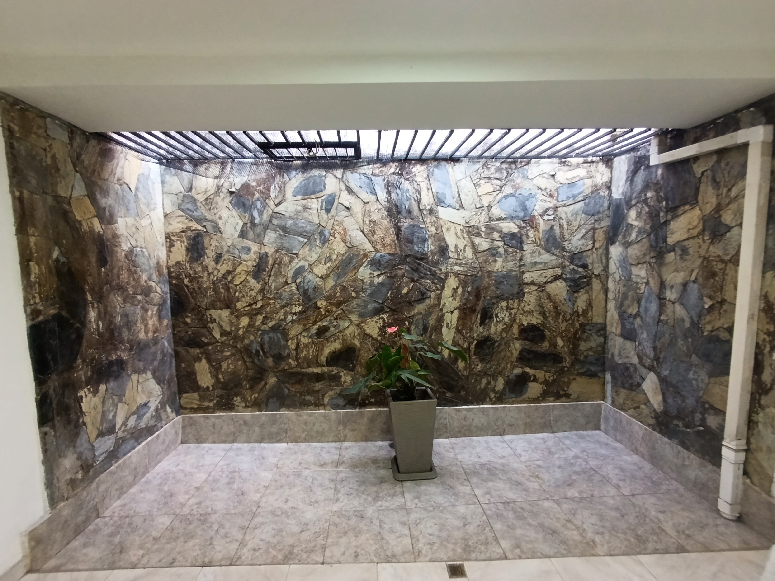 CASA AMPLIA EN VENTA EN PRADOS DEL NORTE 2 NIVELES 255M2 AL