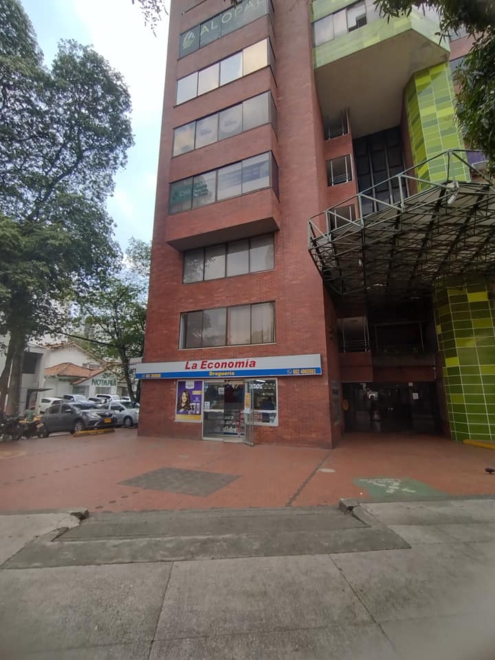 VENTA- OFICINA- 3 PISO C/A- VERSALLES- NORTE