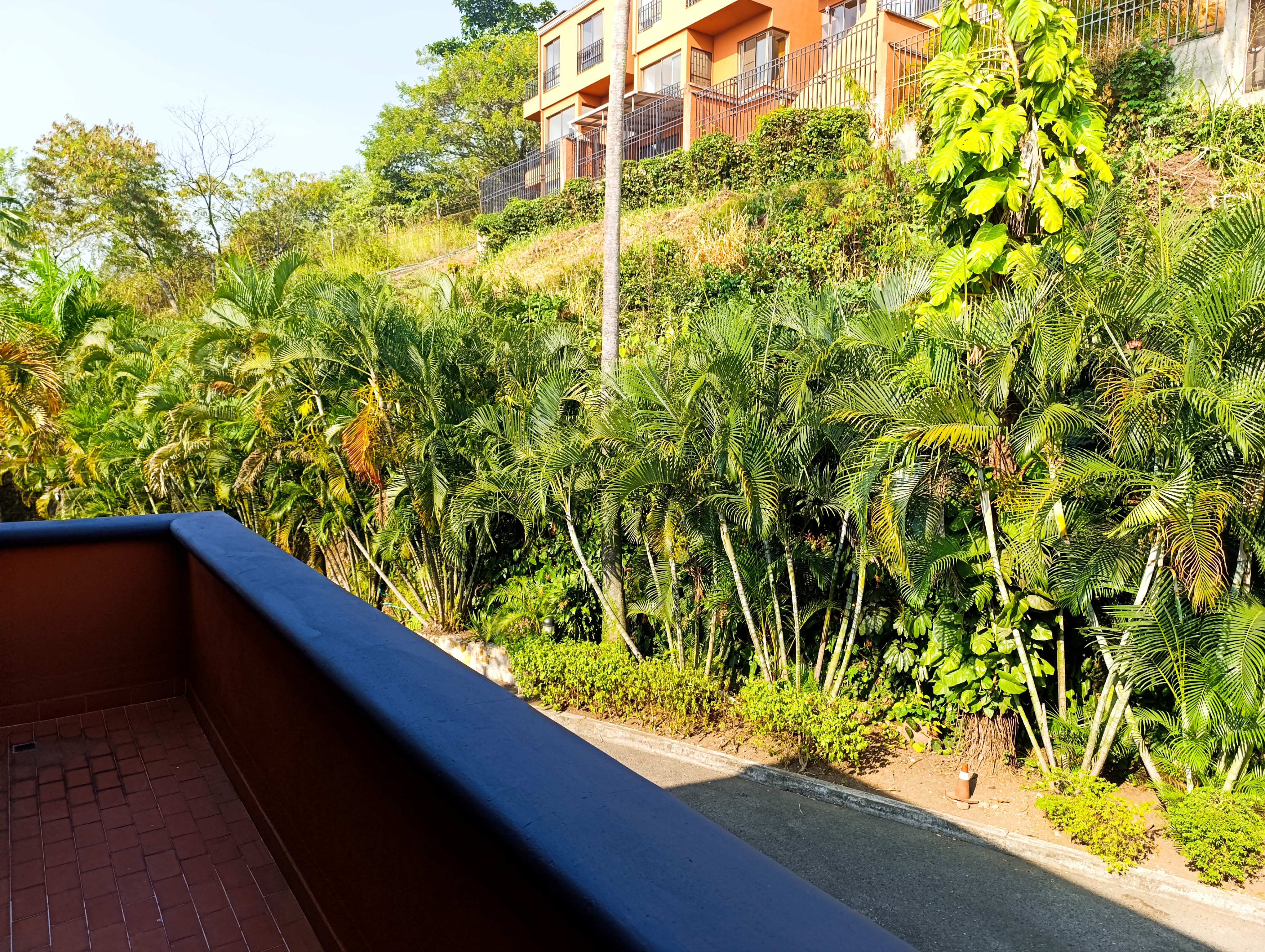 CASA AMPLIA EN CONDOMINIO CHIPICHAPE 185M2 LINDA VISTA