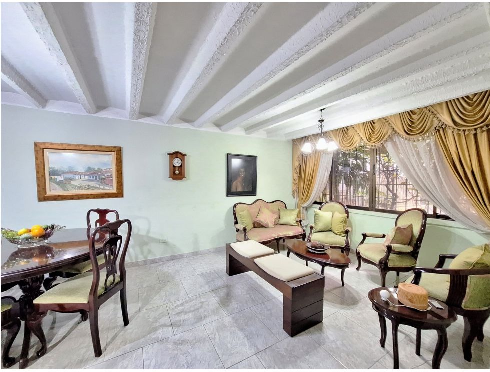 CASA EN VENTA EN EL BARRIO LA MERCED NORTE DE CALI 200M2 2 NIVELES AL