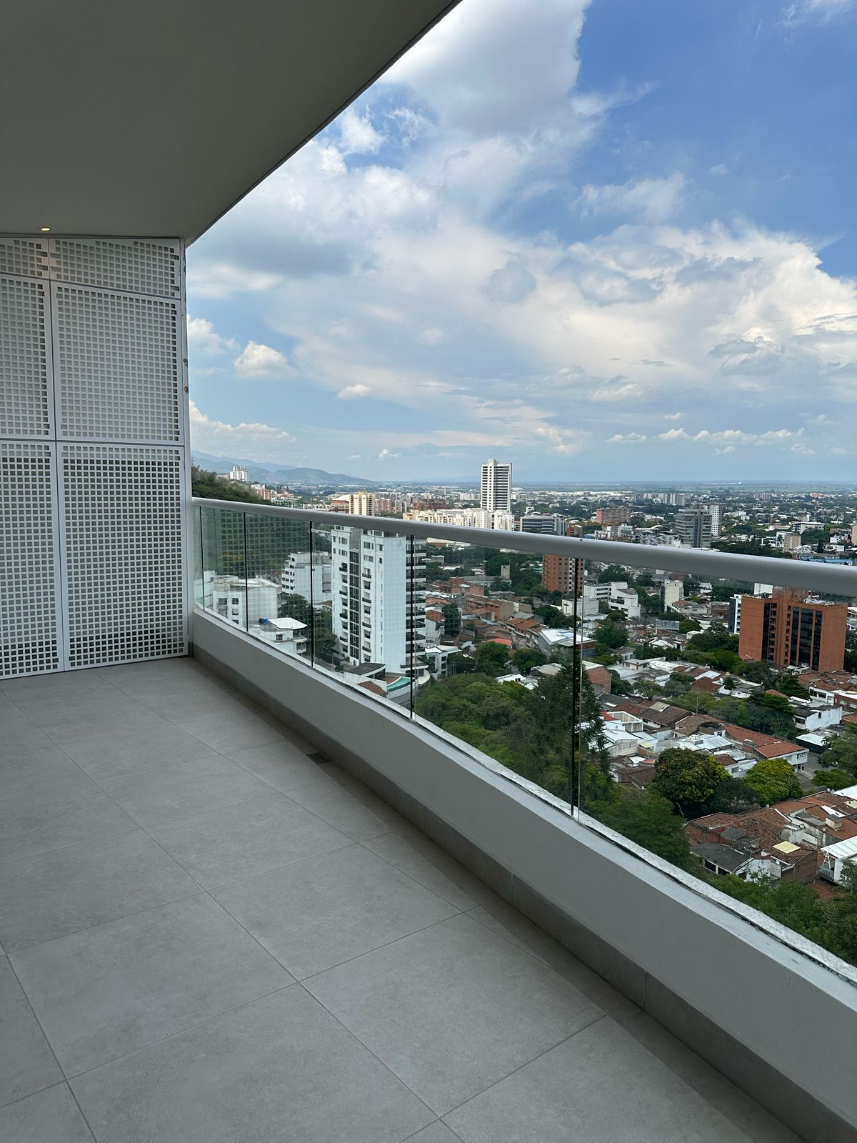 VENTA APARTAMENTO REPUBLIK SANTA MONICA 4HB 5BÑ 180M2 CALI NORTE