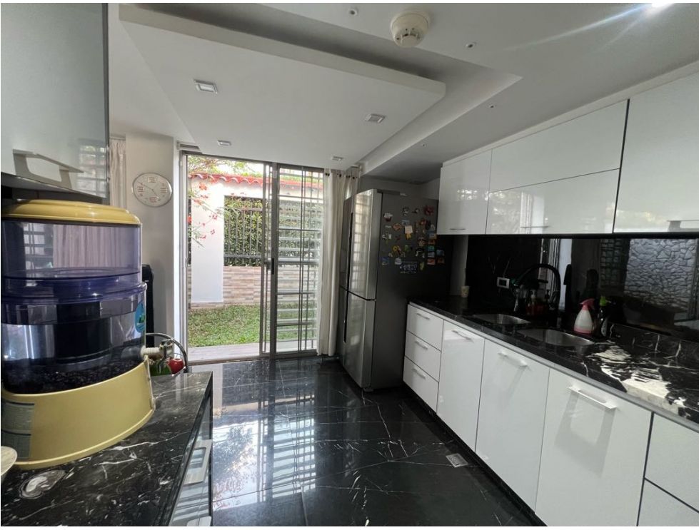 HERMOSA CASA EN VENTA EN CONDOMINIO CIUDAD JARDIN 140M AL