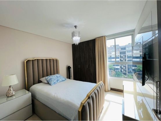 APARTAMENTO EN ARRIENDO - POBLADO LOMA LOS PARRA