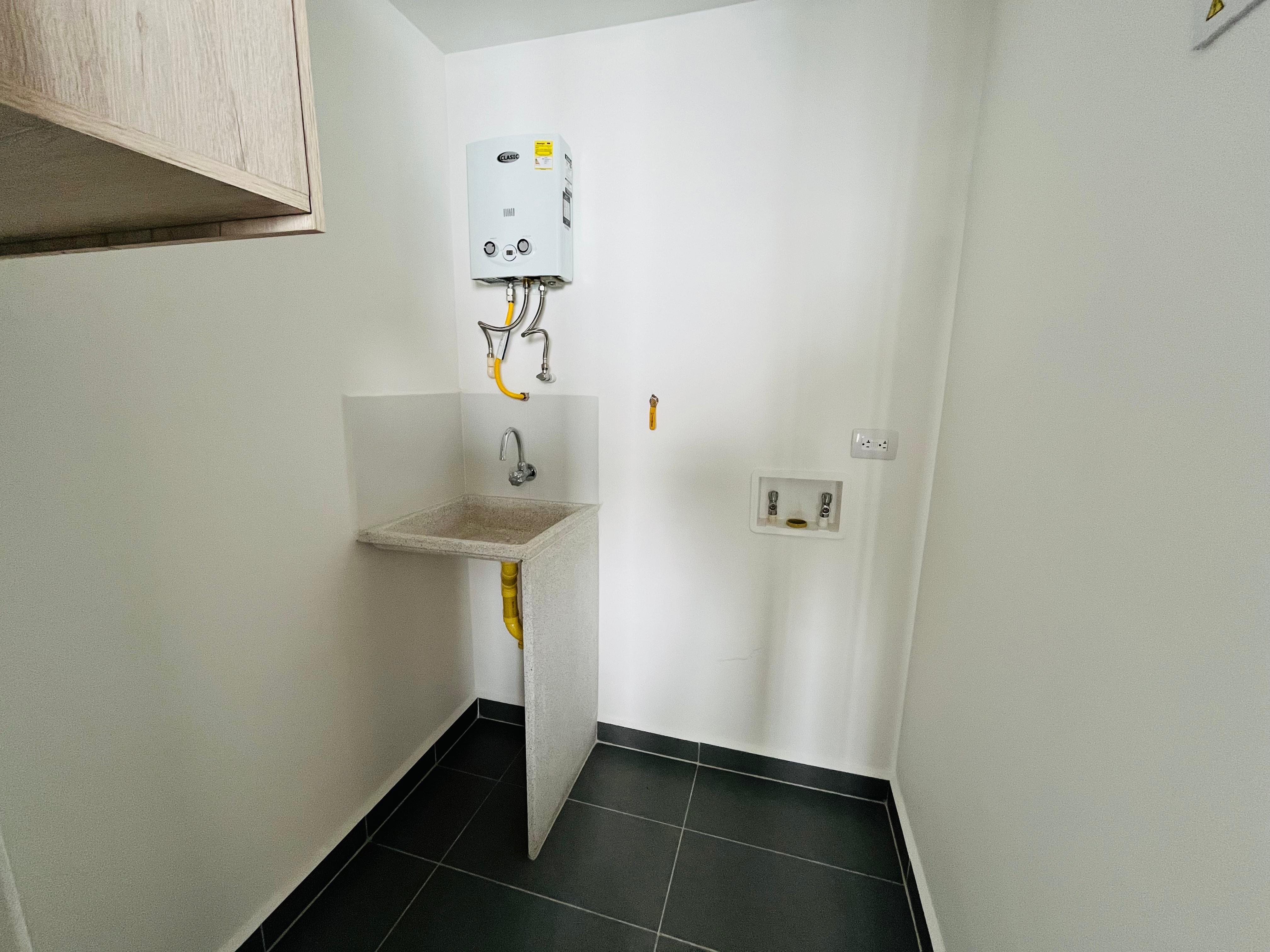 ARRIENDO APARTAMENTO - POBLADO PALMAS
