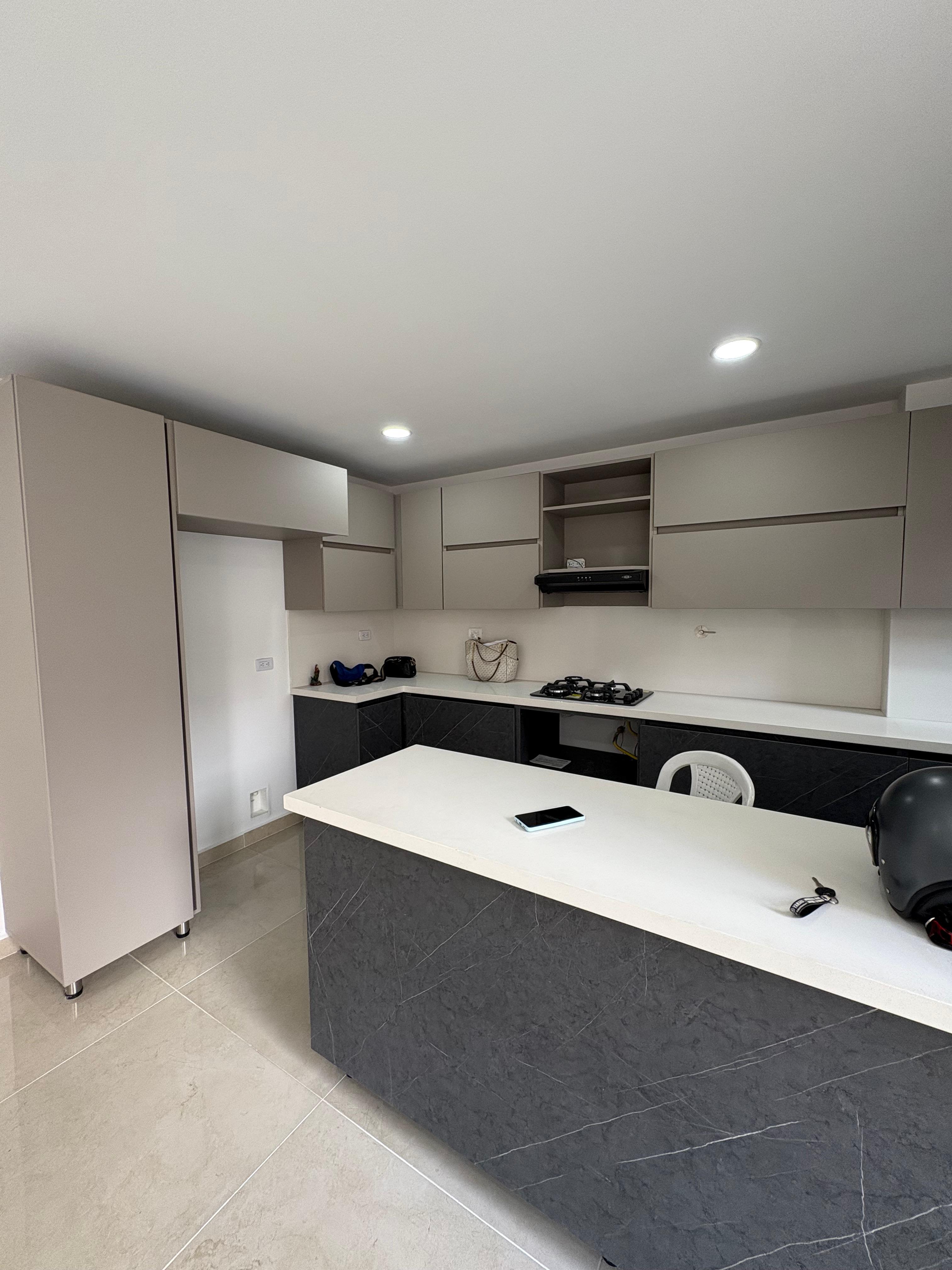 ARRIENDO APARTAMENTO, CASTELLANA