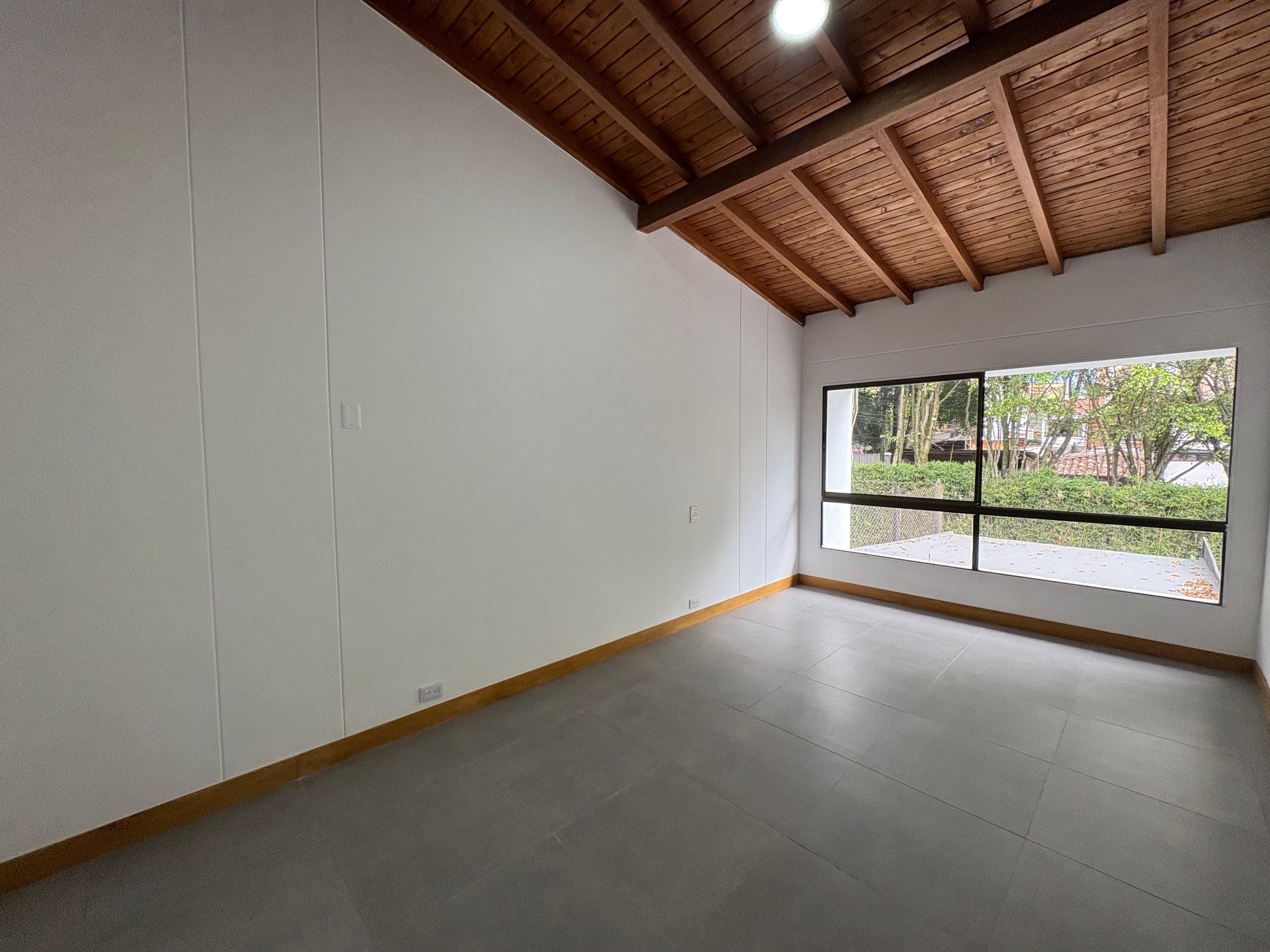 ARRIENDO CASA POBLADO SAN LUCAS