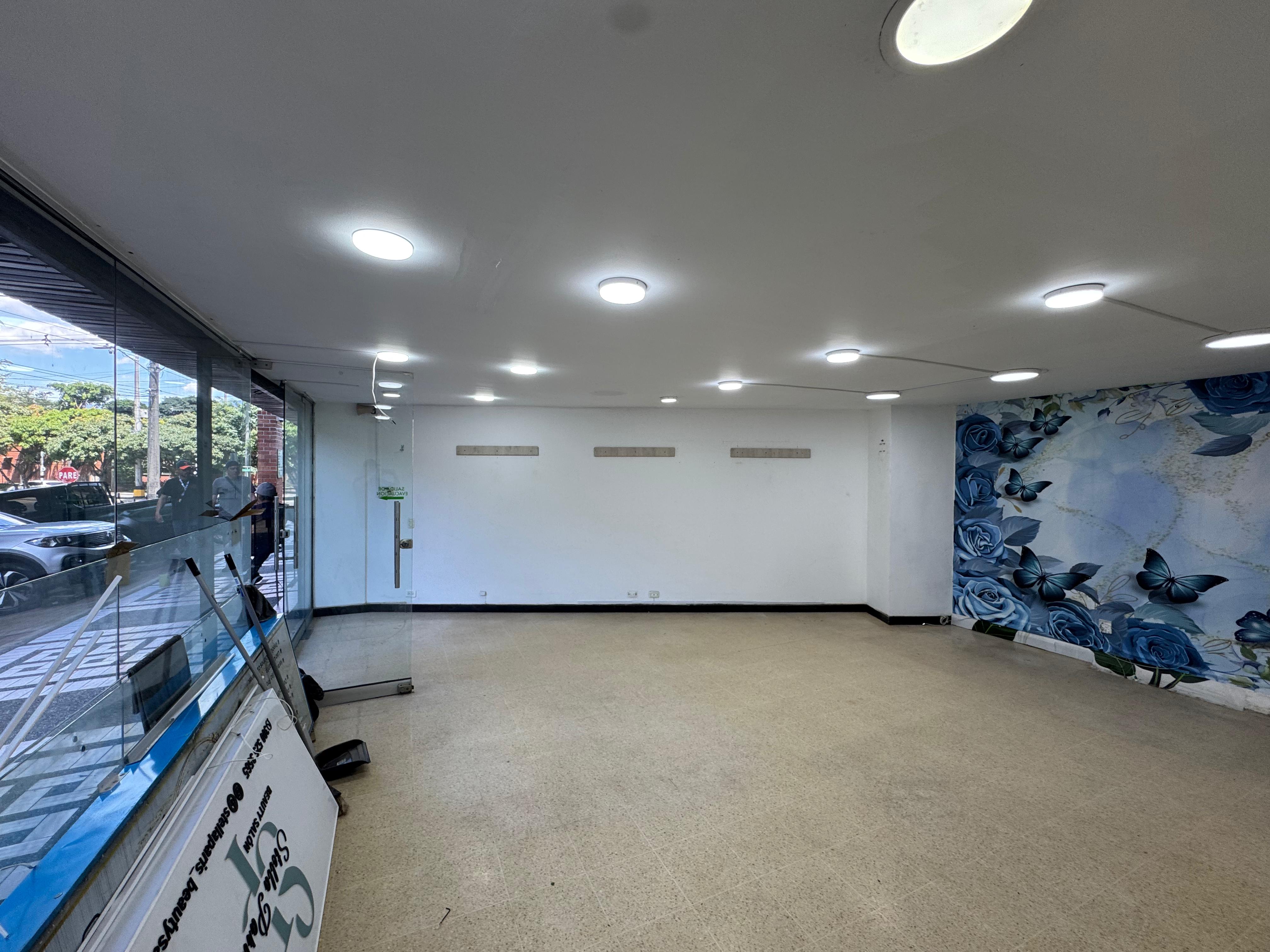 ARRIENDO LOCAL COMERCIAL - POBLADO LAS VEGAS