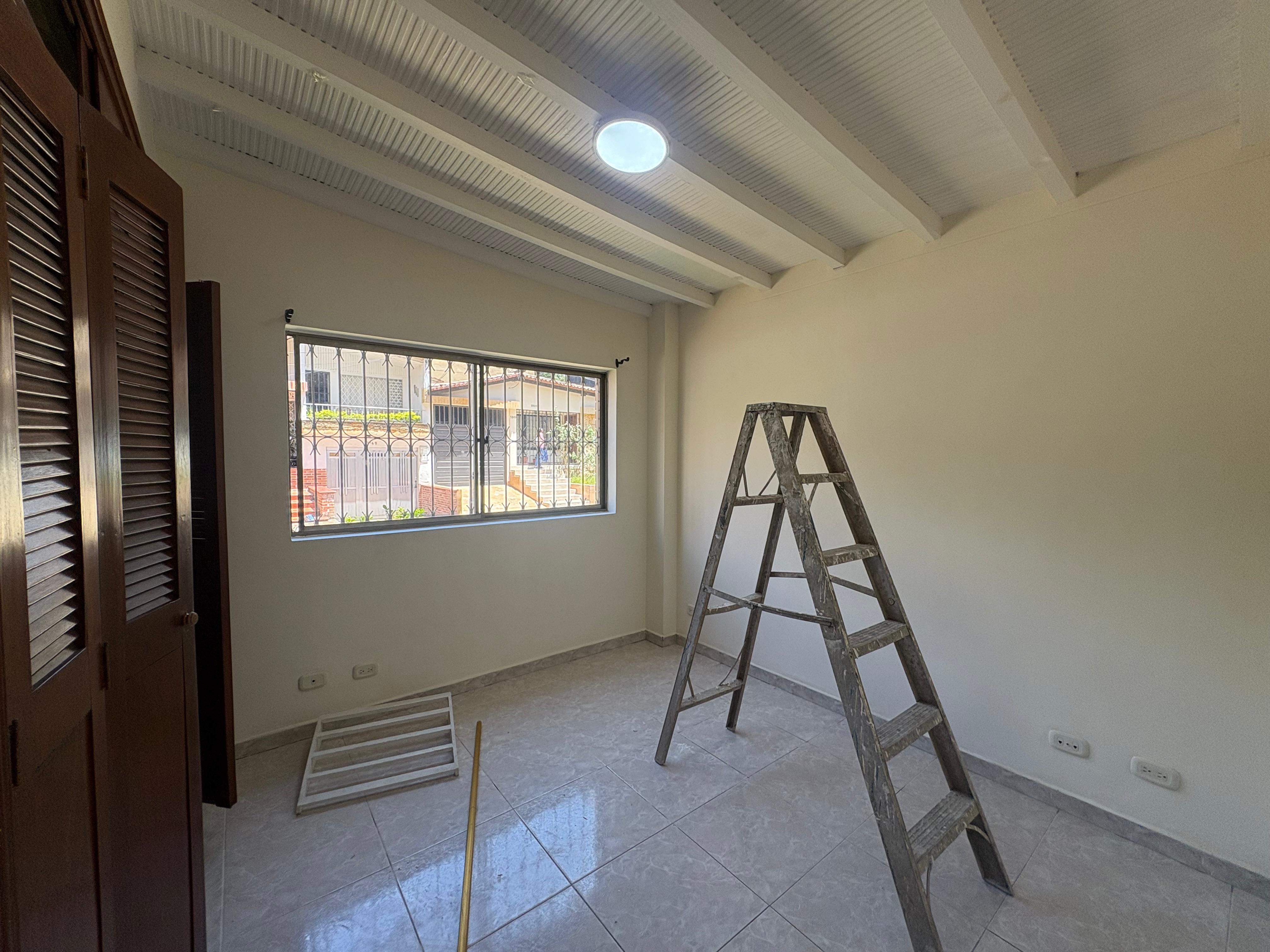 ARRIENDO CASA CASTELLANA