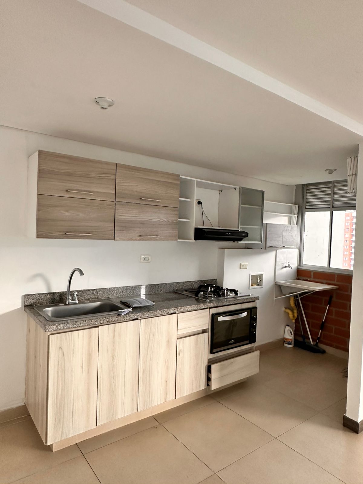 ARRIENDO APARTAMENTO - SABANETA AVES MARIAS PARTE BAJA