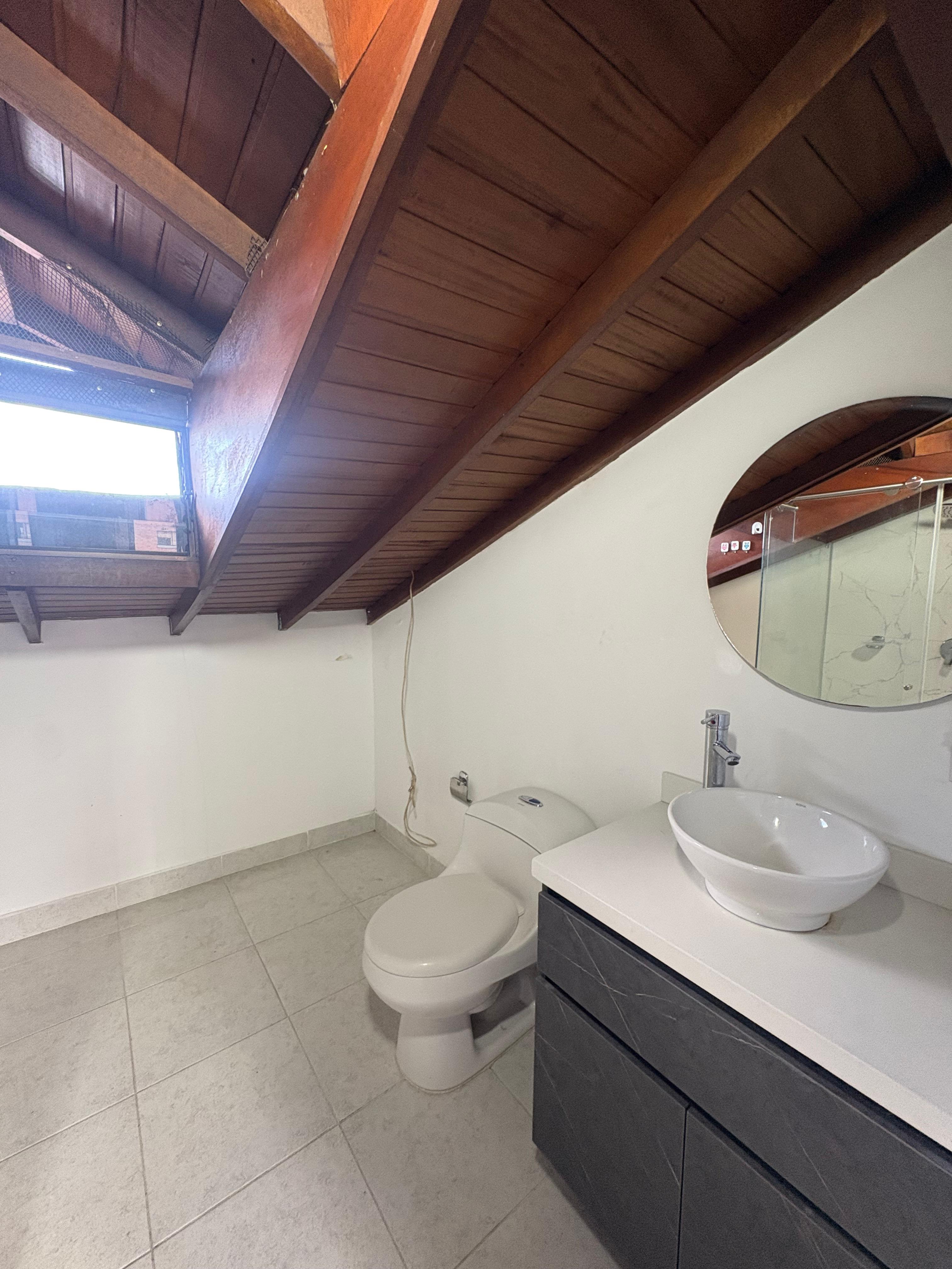 ARRIENDO APARTAMENTO, LAURELES PRIMER PARQUE