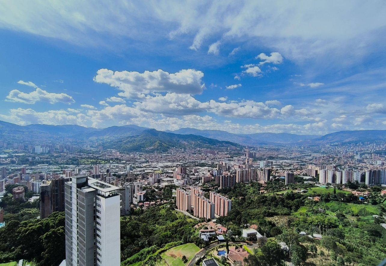 VE NTA  APARTAMENTO - SABANETA LAS LOMITAS