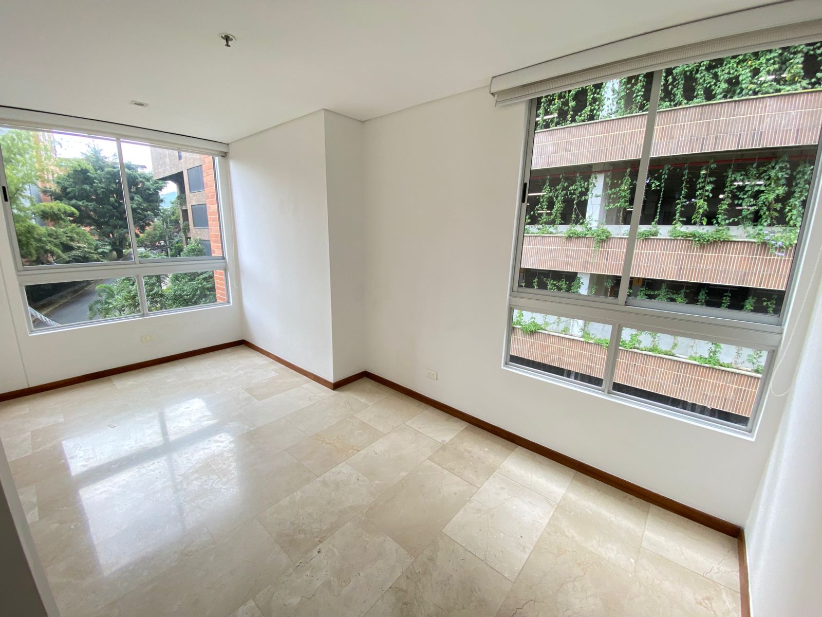 ARRIENDO APARTAMENTO - POBLADO SECTOR  EL TESORO
