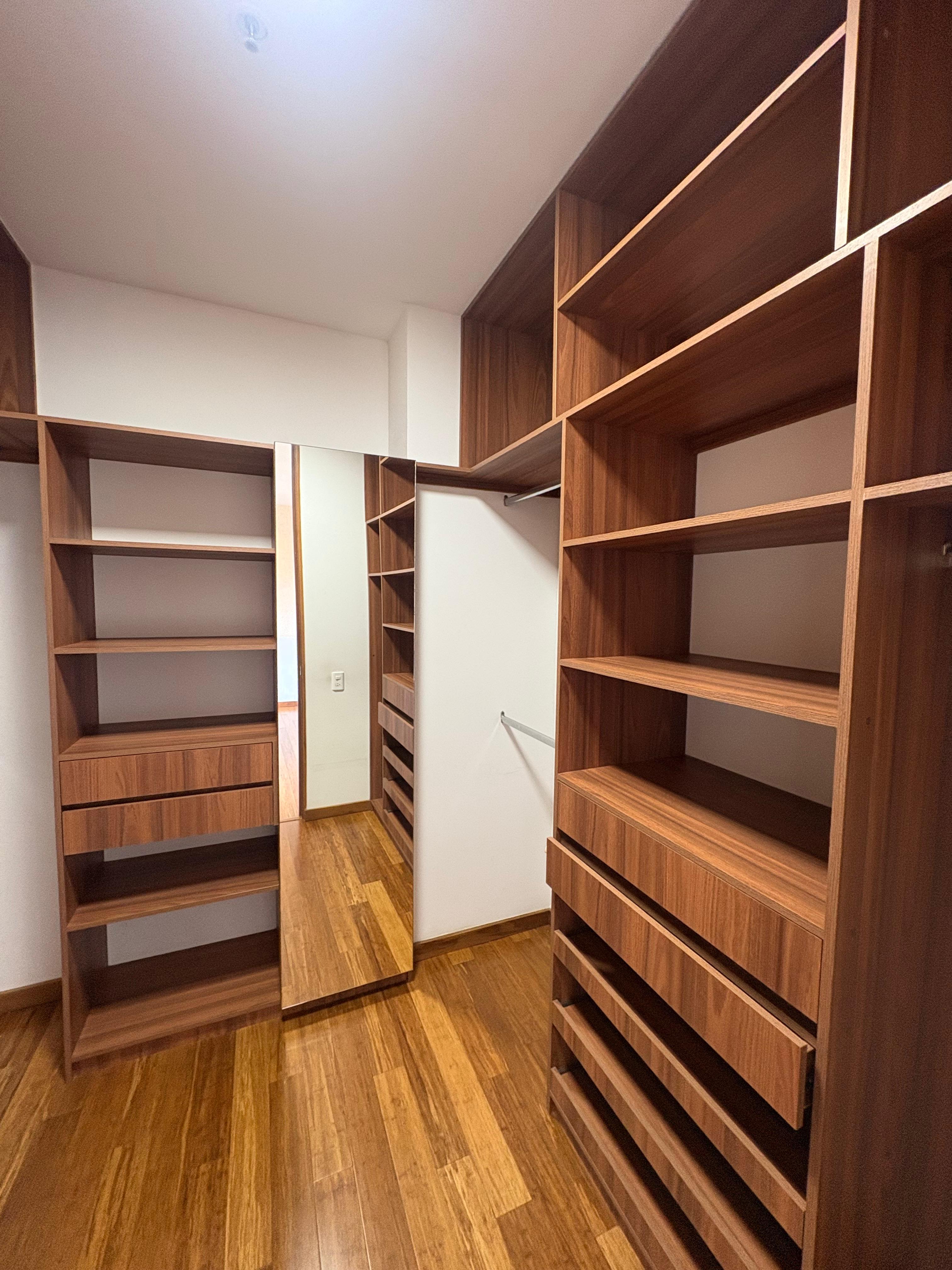 ARRIENDO APARTAMENTO, POBLADO TESORO