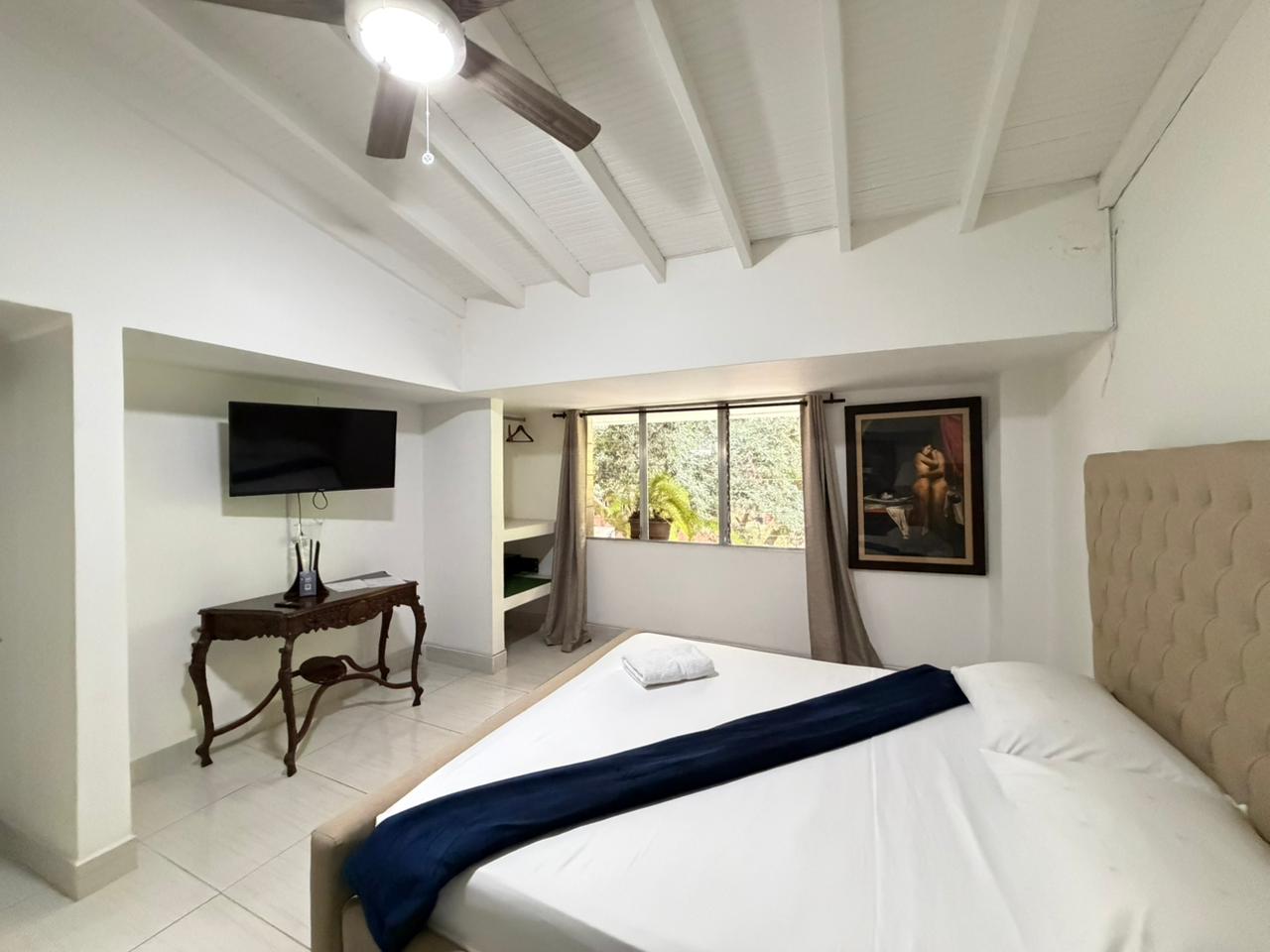 ARRIENDO CASA AMOBLADA O DESOCUPADA - LAURELES