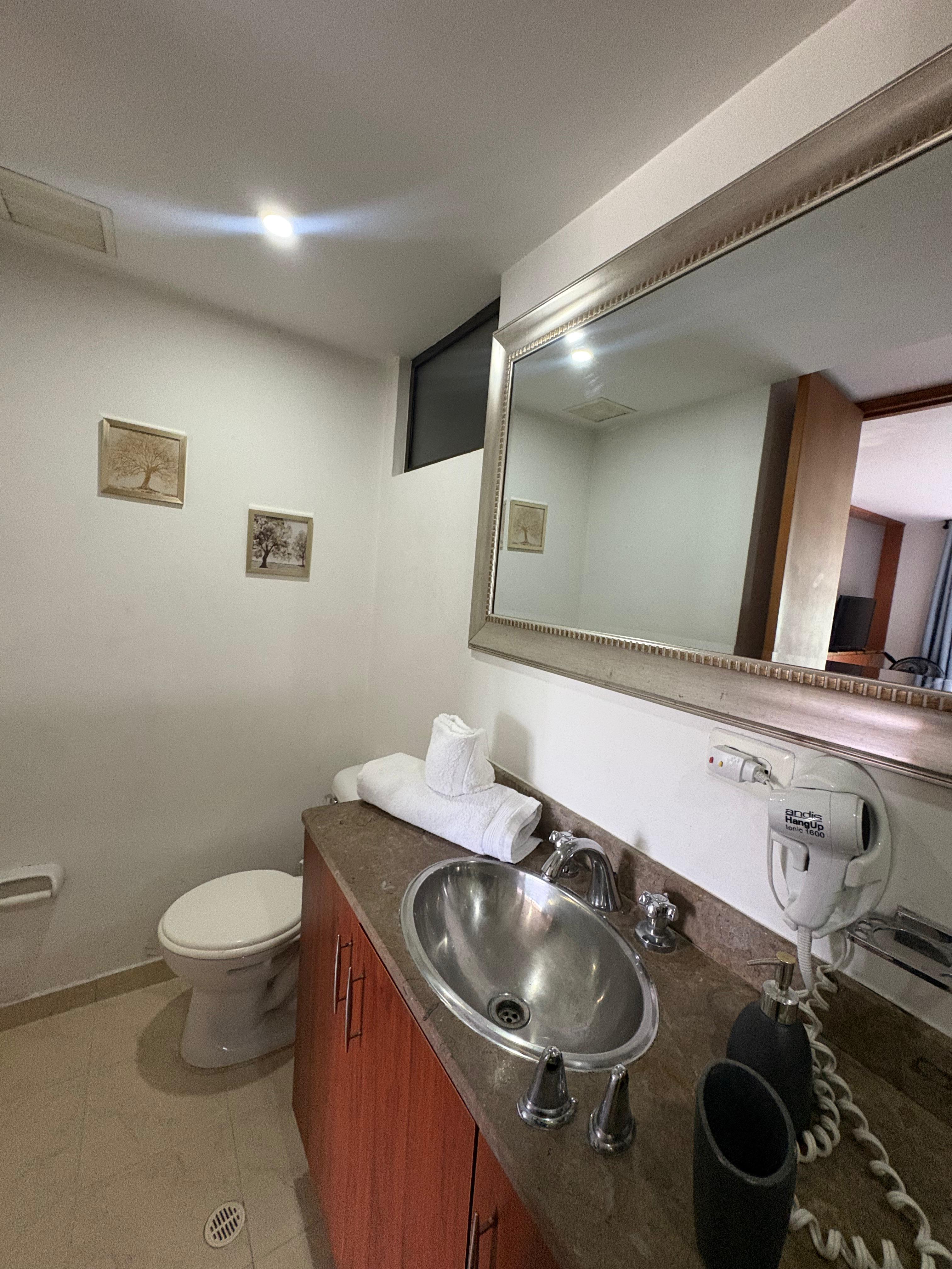 ARRIENDO APARTAESTUDIO, CERRO NUTIBARA