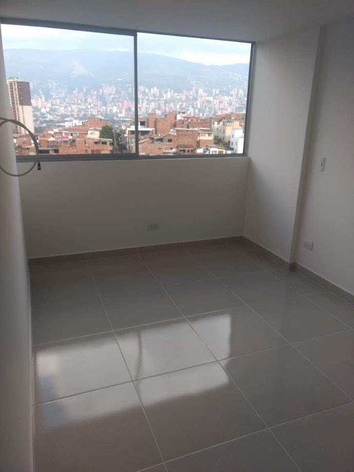 ARRIENDO APARTAMENTO  - LOMA DE LOS BERNAL