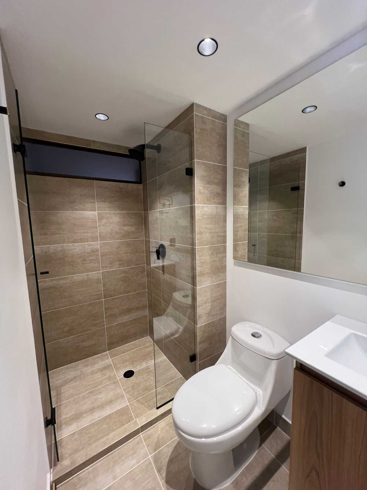 ARRIENDO APARTAMENTO, POBLADO LA CONCHA