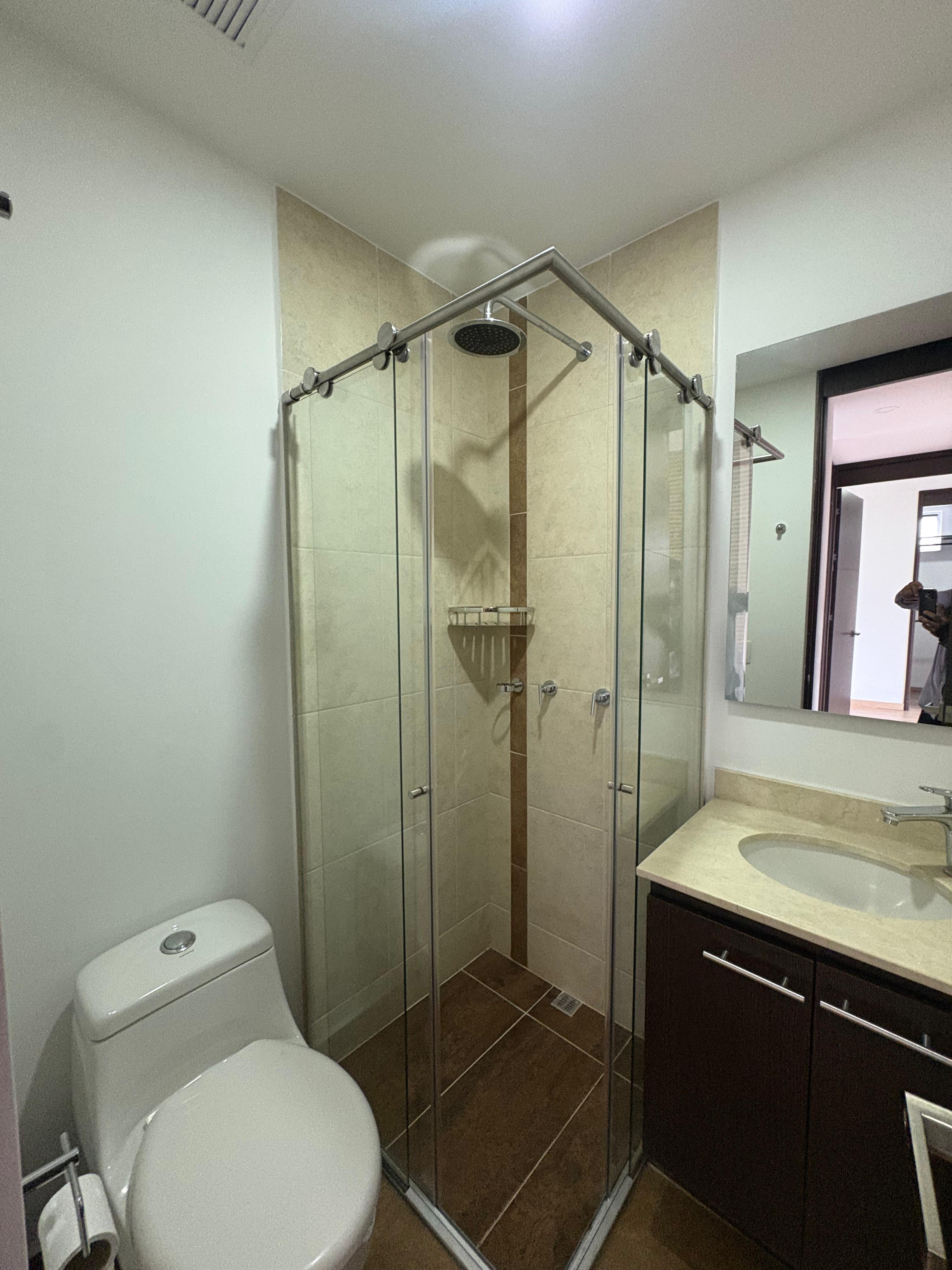 ARRIENDO APARTAMENTO  - POBLADO CASTROPOL