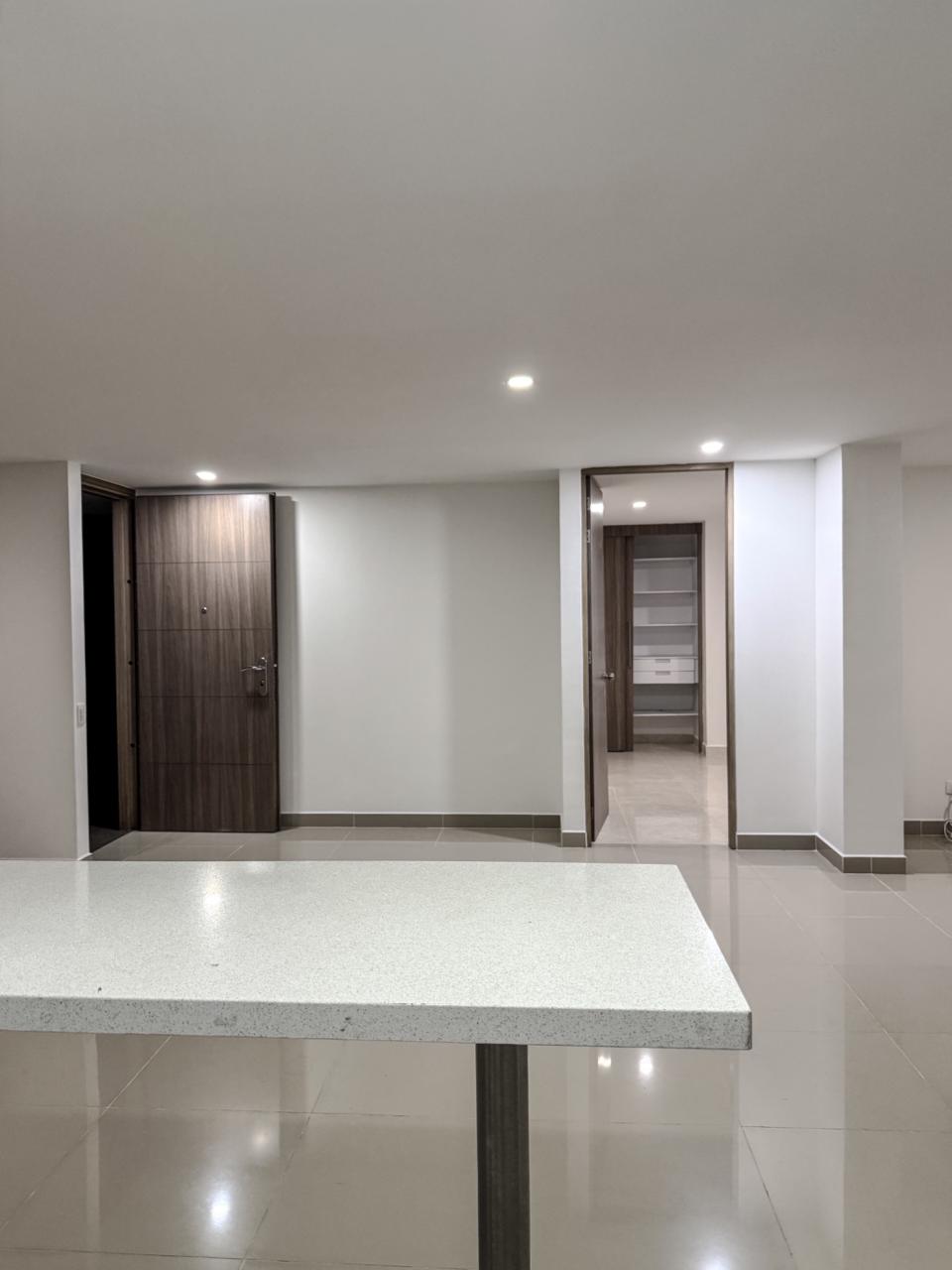 ARRIENDO APARTAMENTO, LAURELES SANTA TERESITA