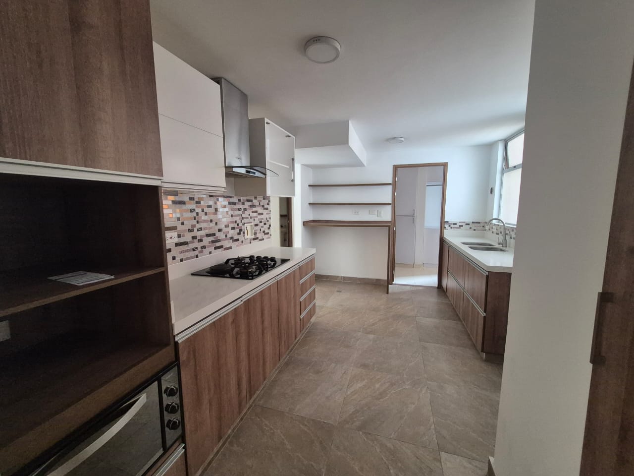 ARRIENDO APARTAMENTO, POBLADO FRONTERA