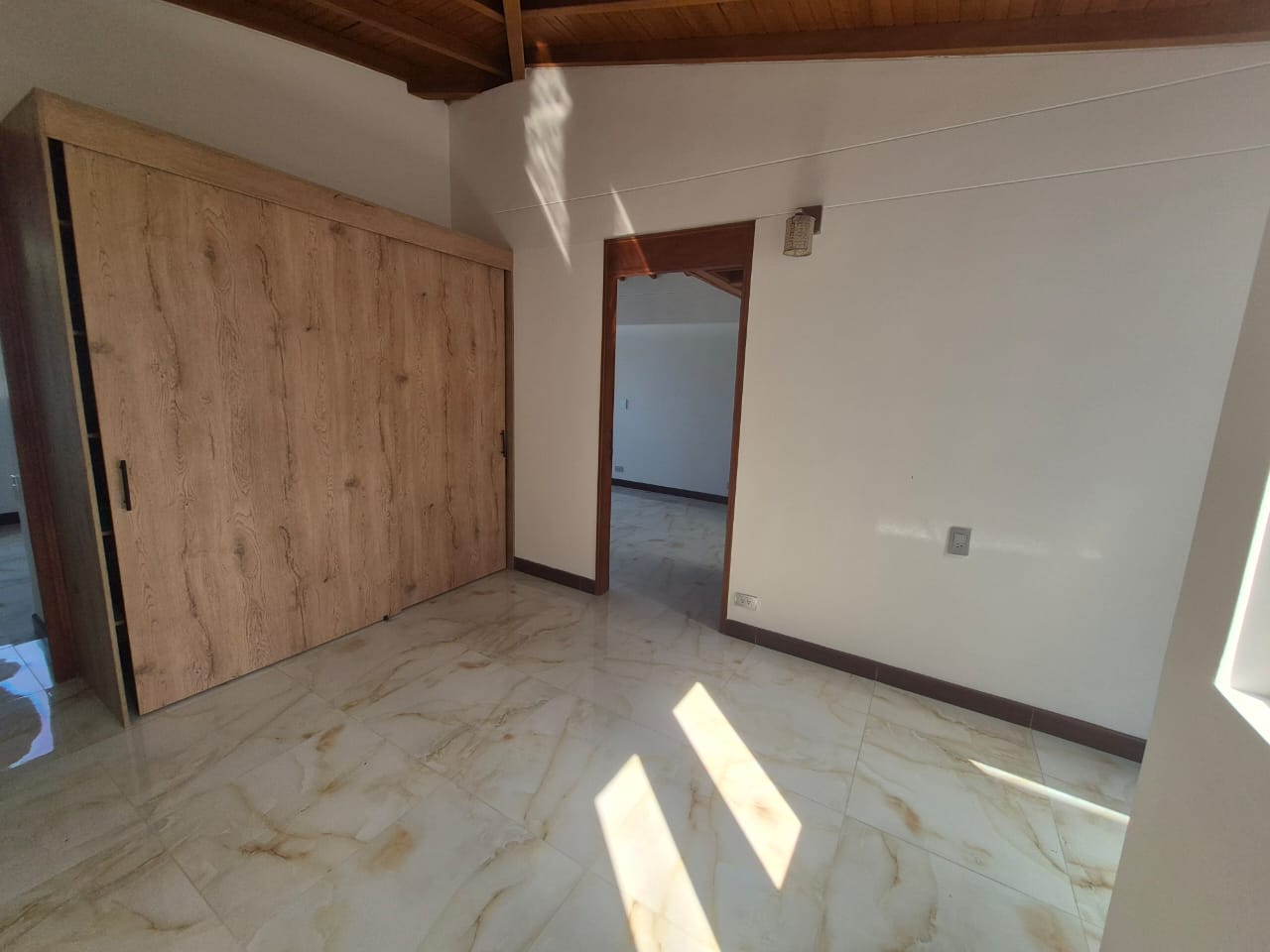 ARRIENDO APARTAMENTO DUPLEX POBLADO PALMAS