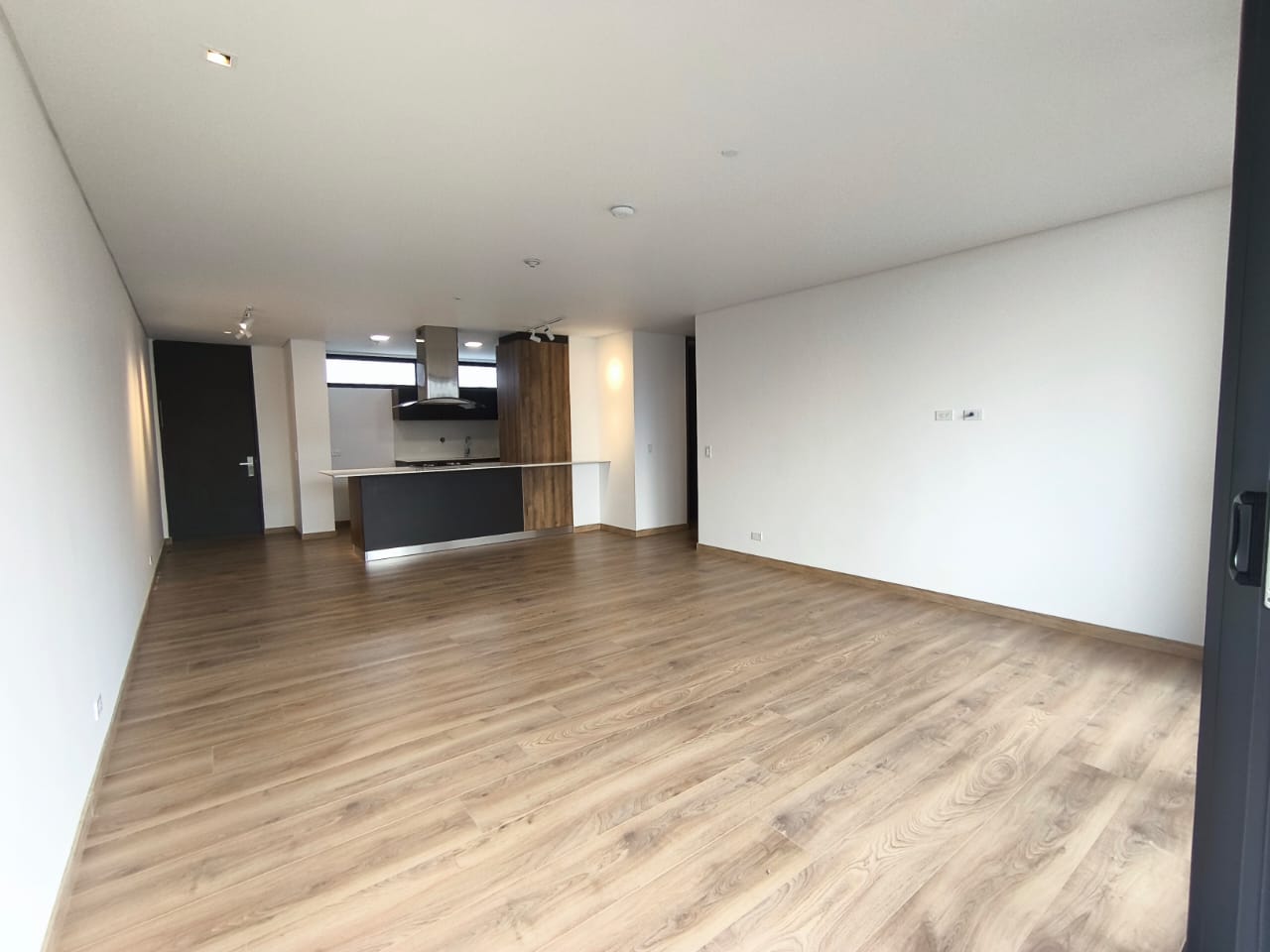 ARRIENDO APARTAMENTO , POBLADO PALMAS