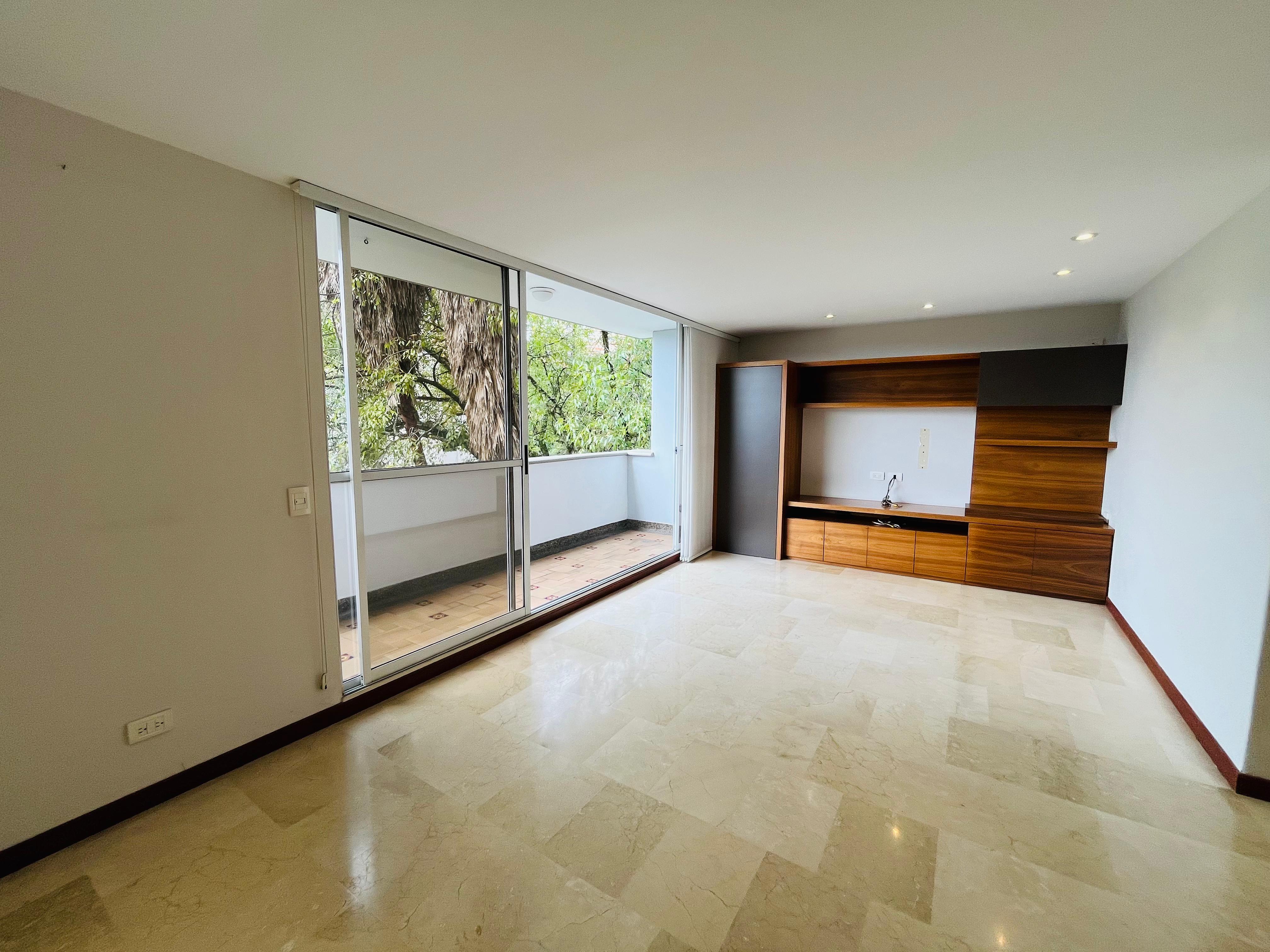 ARRIENDO APARTAMENTO - POBLADO SECTOR INFERIOR CON LOS BALSOS