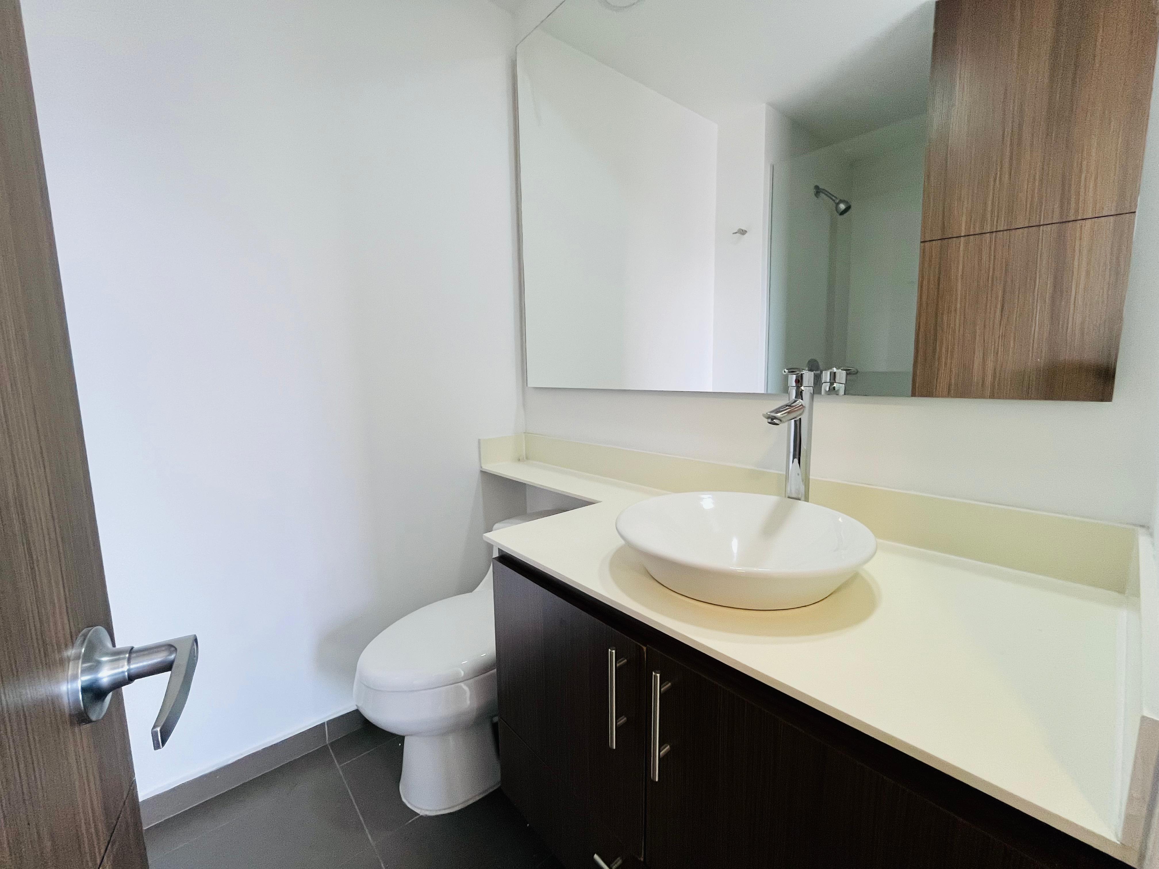 ARRIENDO APARTAMENTO - POBLADO LOS BALSOS