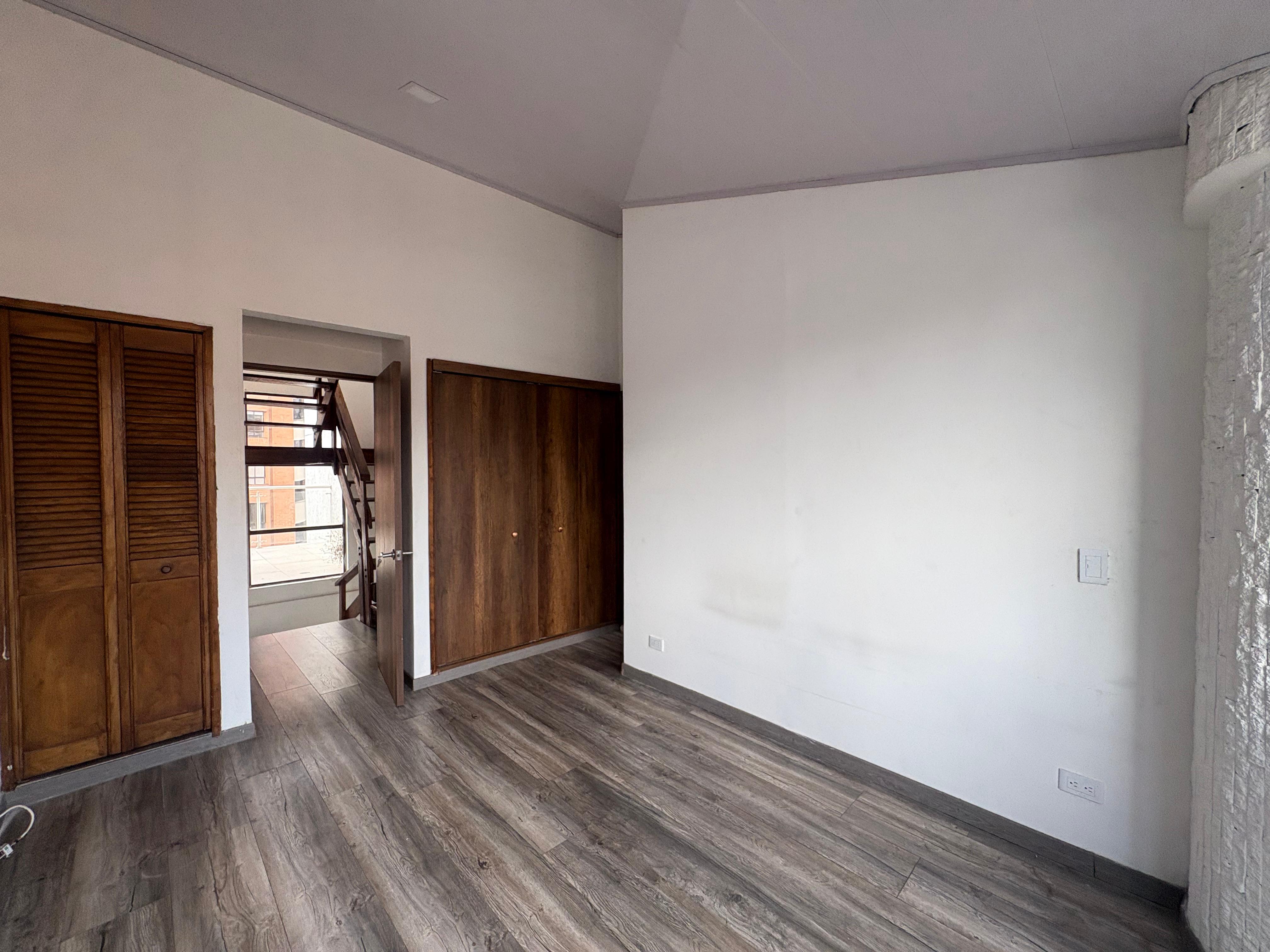 ARRIENDO APARTAMENTO, LAURELES PRIMER PARQUE
