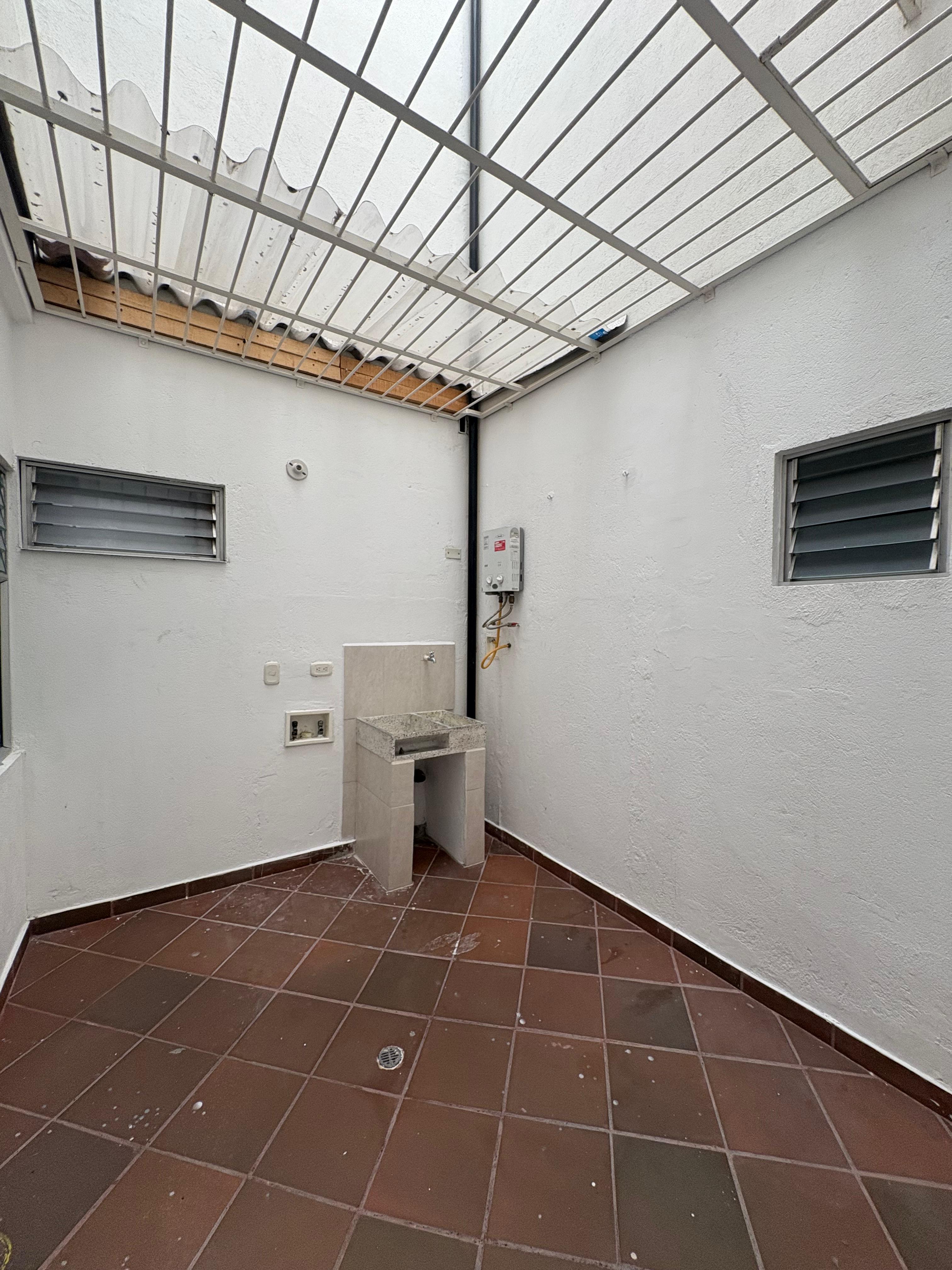 ARRIENDO APARTAMENTO, SANTA MONICA