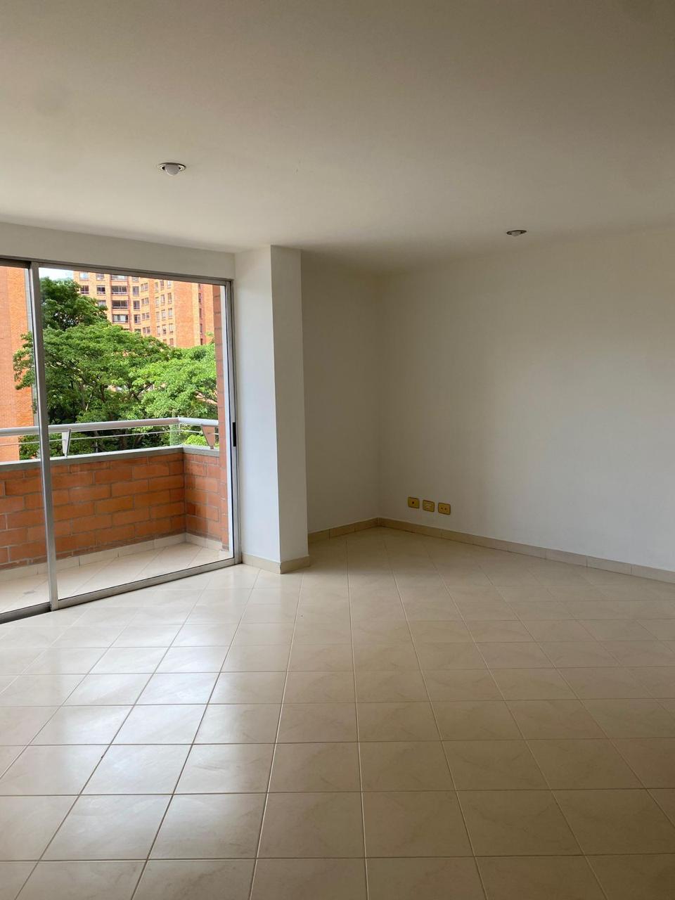 ARRIENDO APARTAMENTO - POBLADO PATIO BONITO