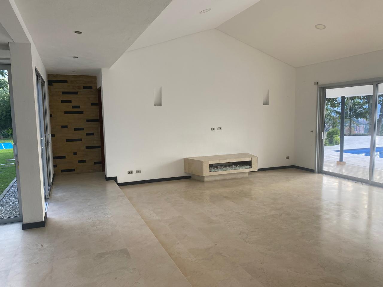 ARRIENDO CASA - ENVIGADO ESCOBERO